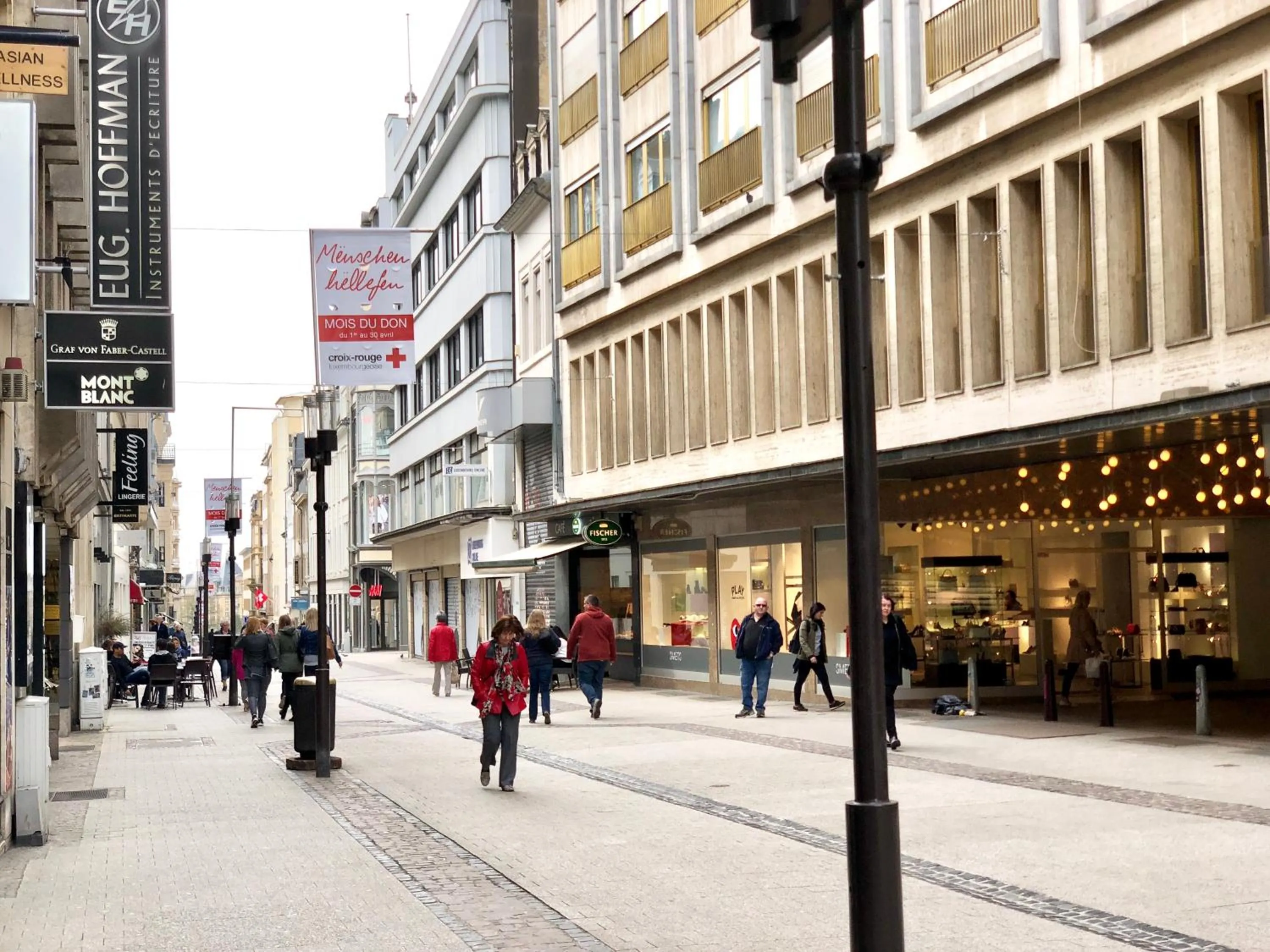 Restaurant/places to eat in Spacious flat in the heart of the City Center! Ideal for a family!