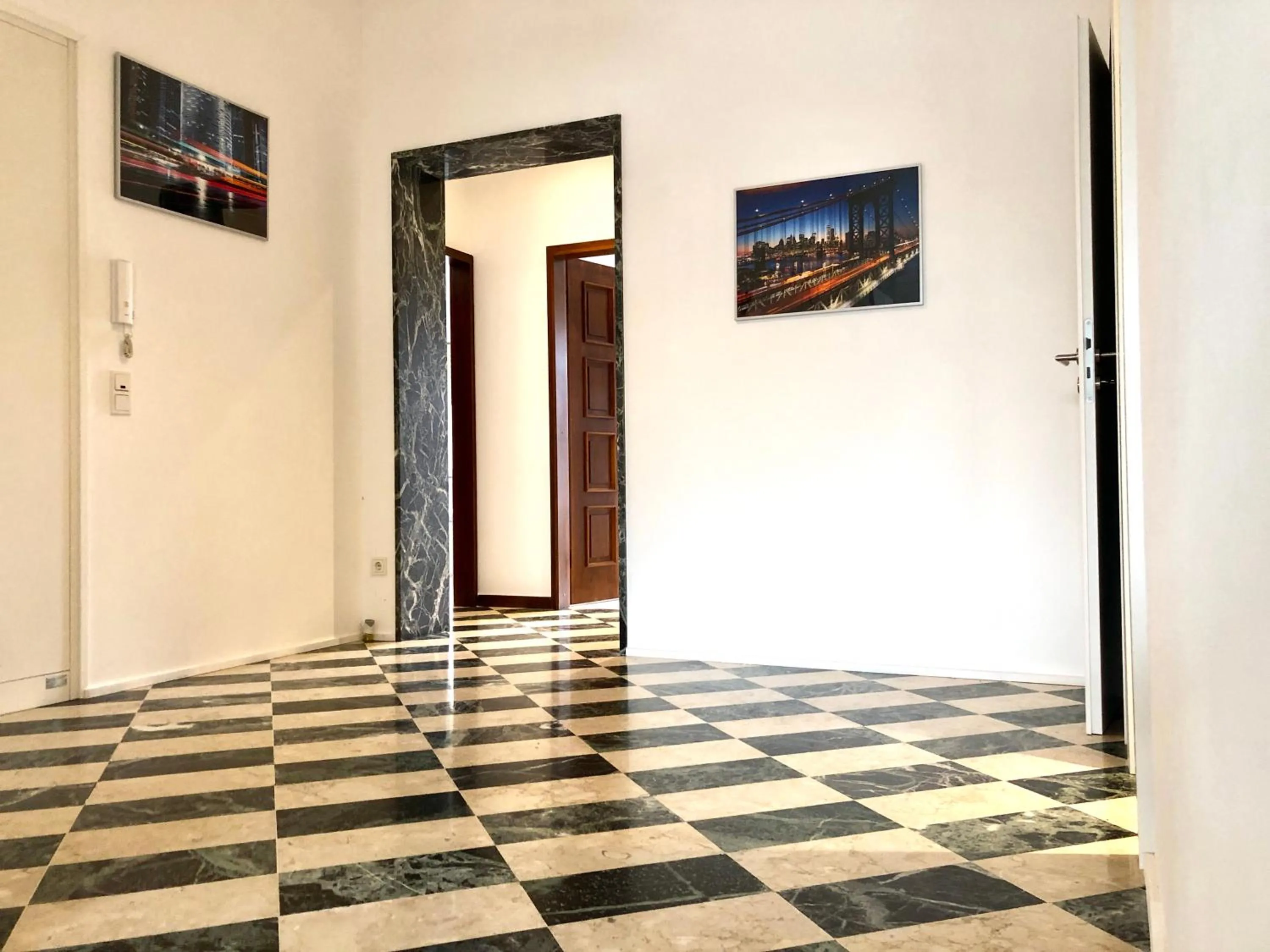 Area and facilities in Spacious flat in the heart of the City Center! Ideal for a family!