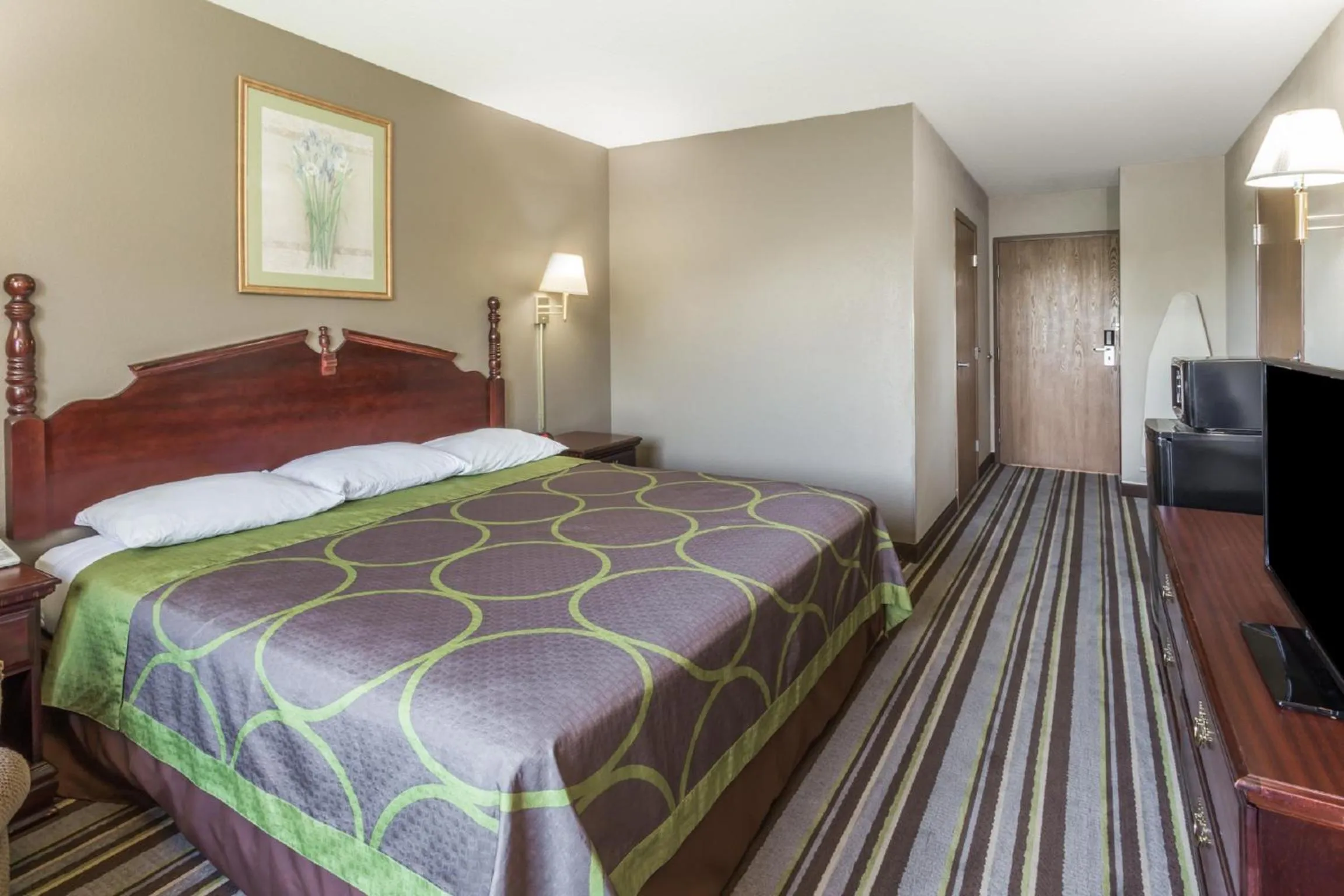 Photo of the whole room in Super 8 by Wyndham Yorkville