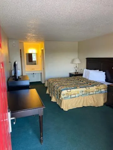 Glen Rose Inn and Suites