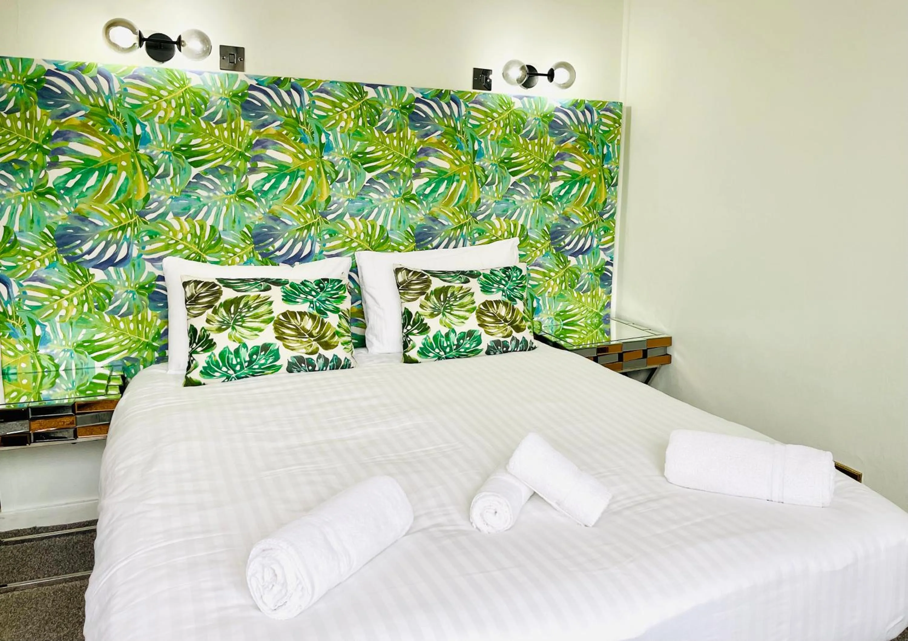 Double Room with Hill View in Lovat Hotel