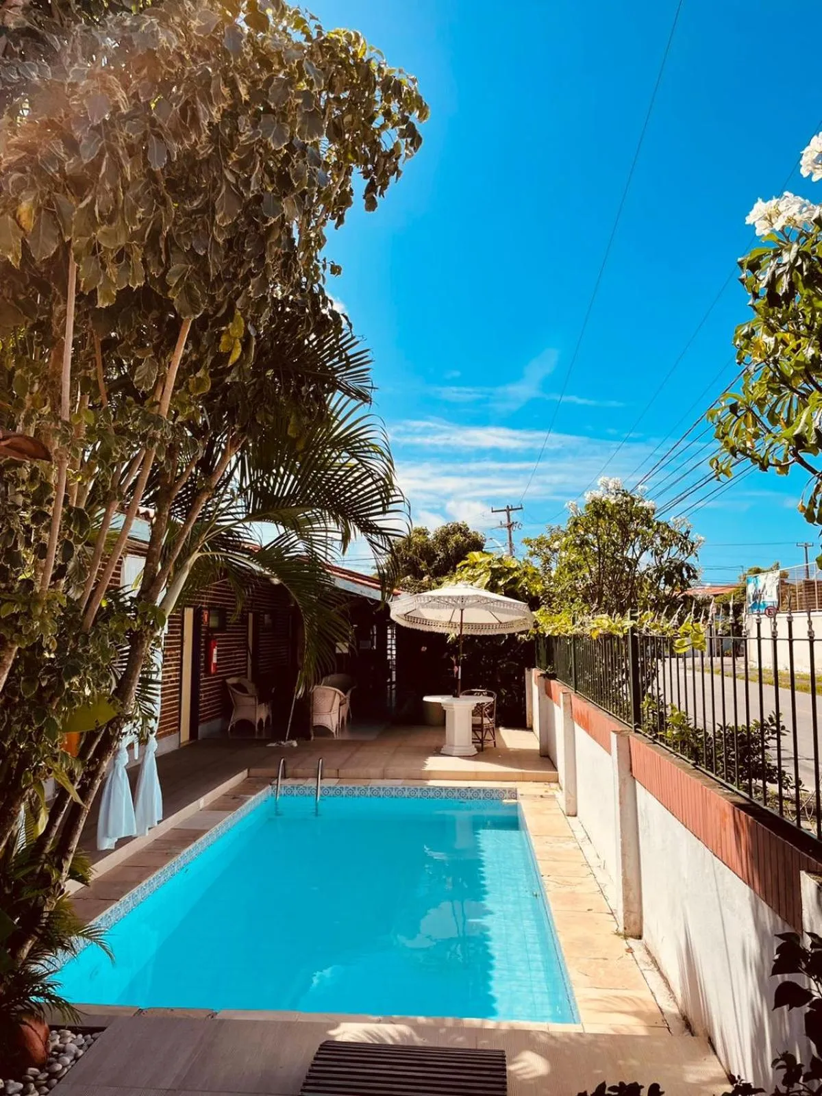 Pool view in Pousada Le Baron