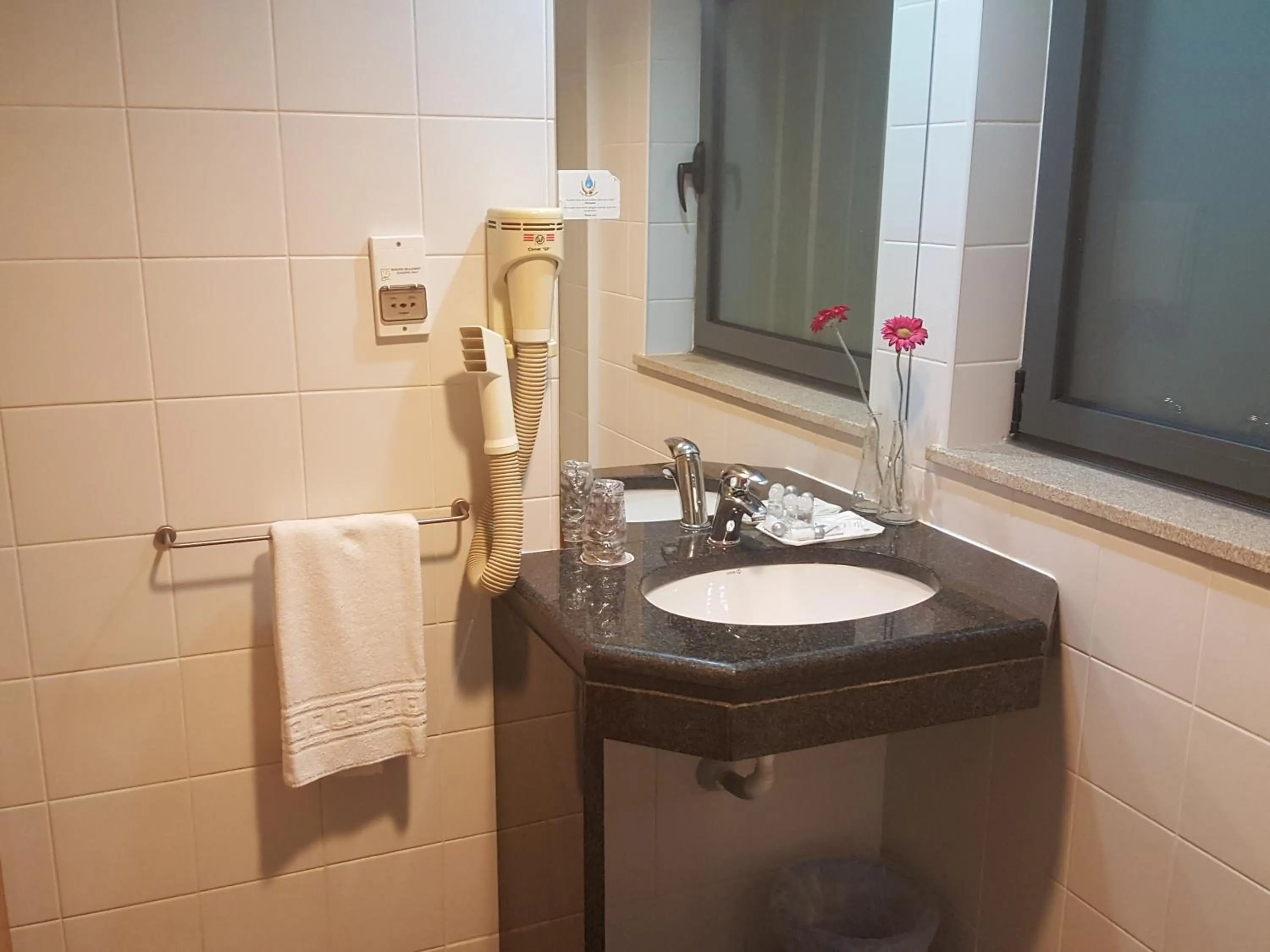 Toilet in Hotel Jose Alberto