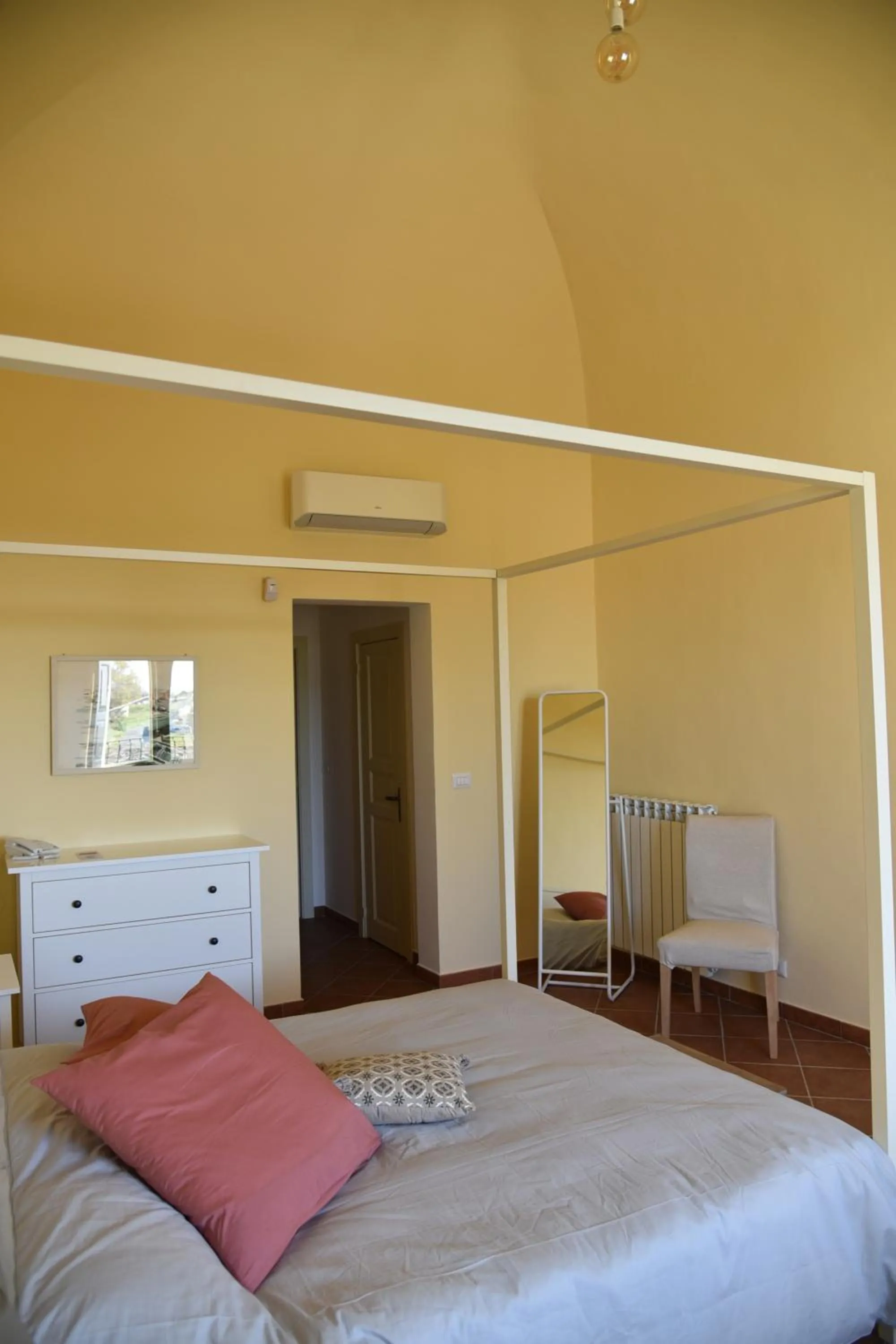 Bedroom, Bed in Giardino Arancio