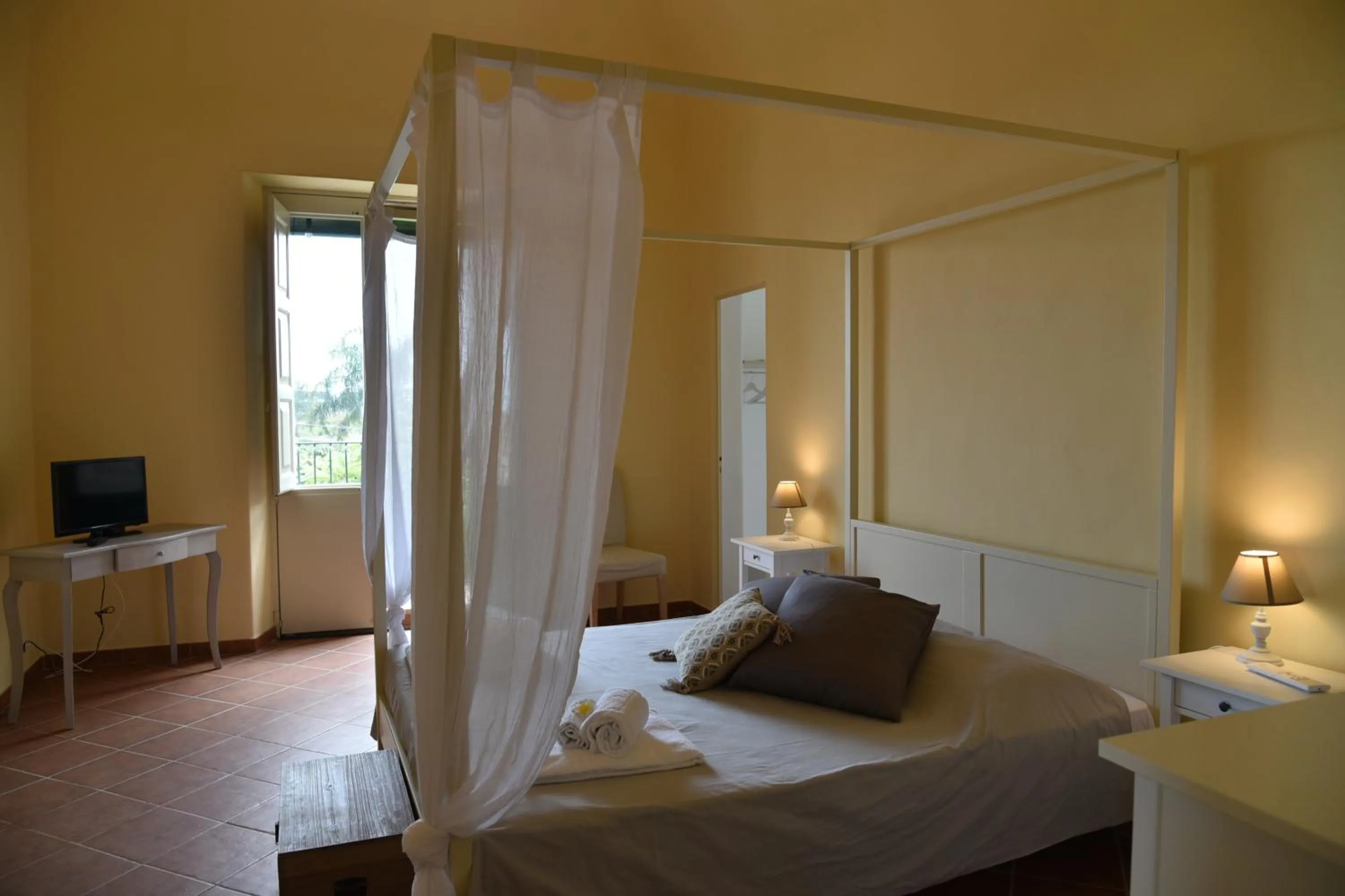 Bedroom, Bed in Giardino Arancio
