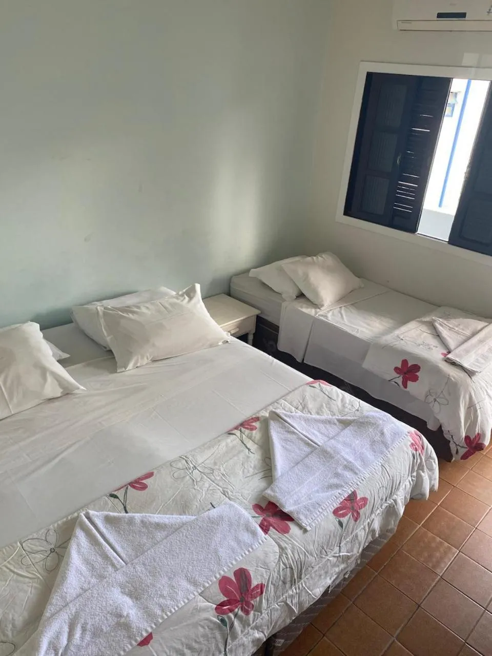 Standard Triple Room in Hotel Pousada Garoupas
