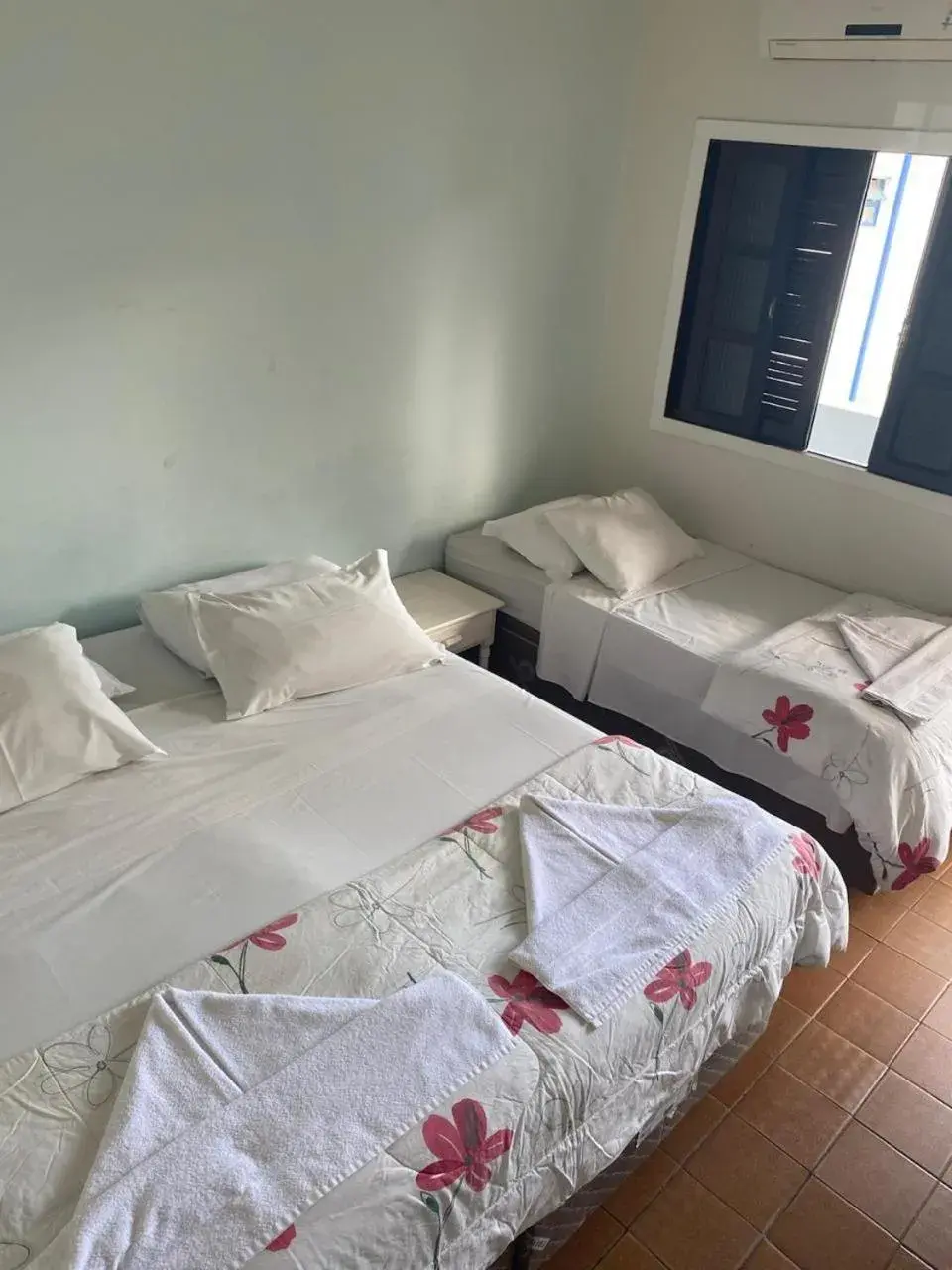 Standard Triple Room in Hotel Pousada Garoupas Standard Triple Room in Hotel Pousada Garoupas