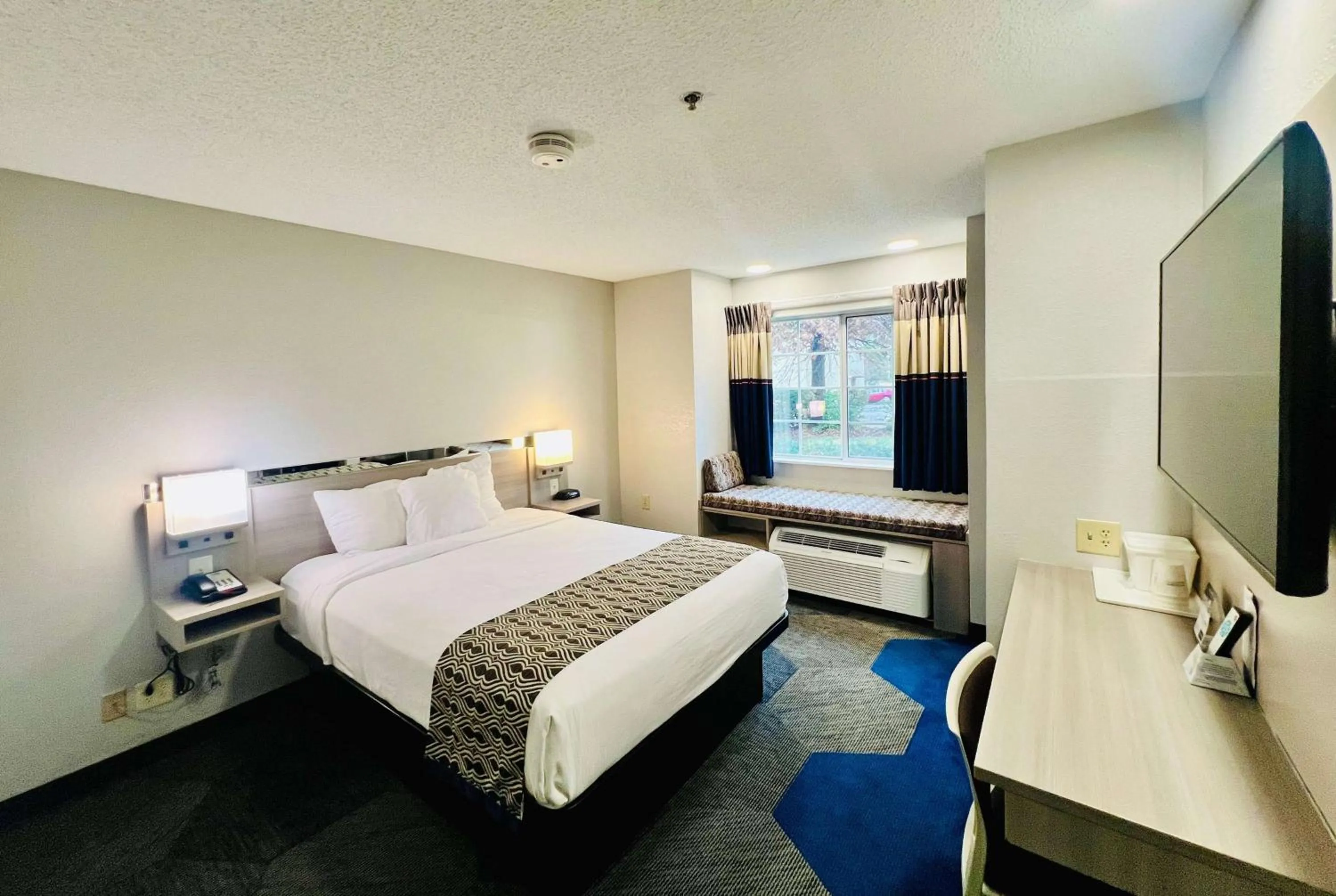 Photo of the whole room, Bed in Microtel Inn Georgetown - Lexington North