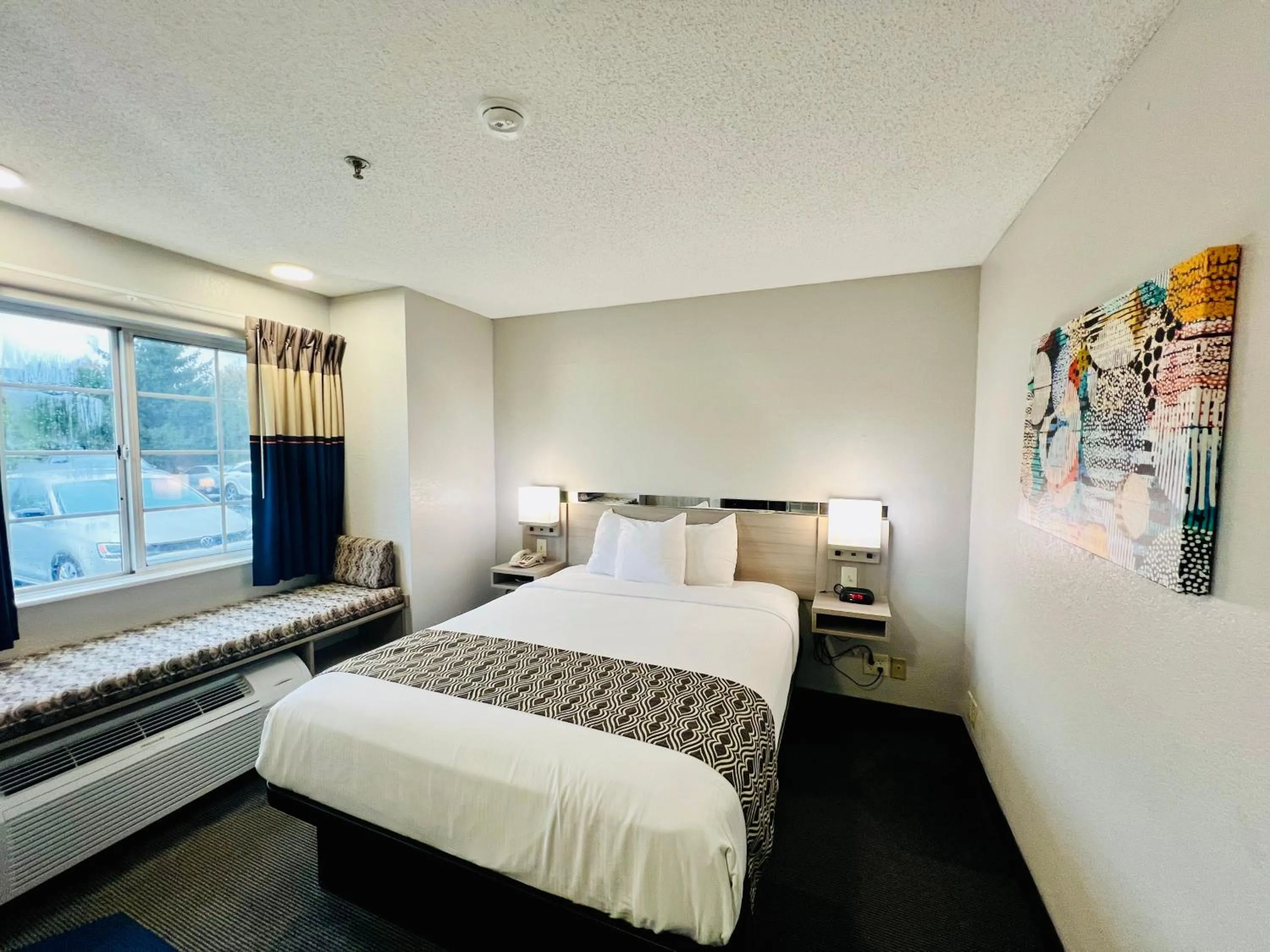 Bed in Microtel Inn Georgetown - Lexington North