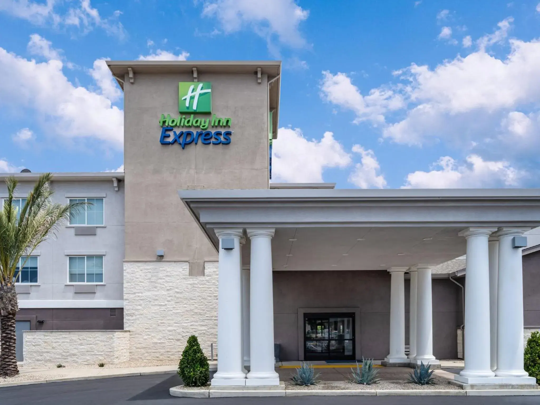 Property building in Holiday Inn Express Lodi by IHG Property building in Holiday Inn Express Lodi by IHG