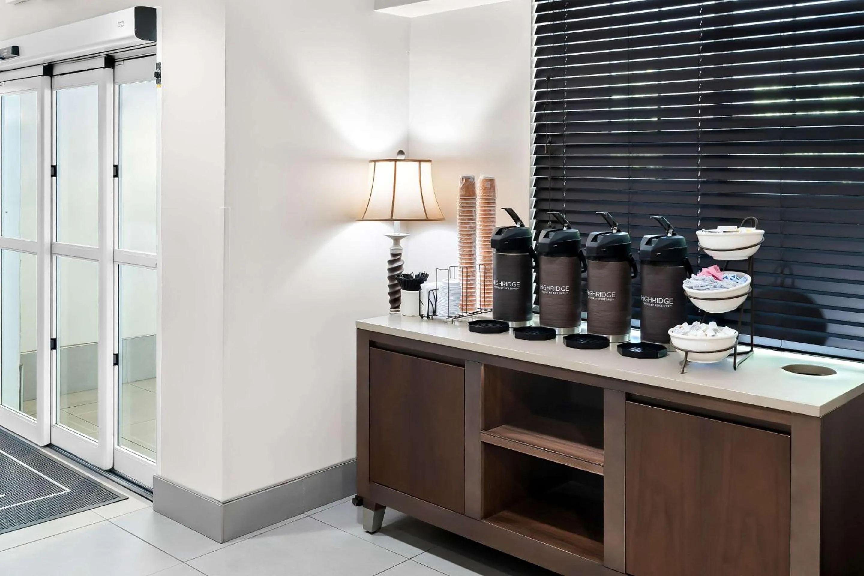 Lobby or reception in Country Inn & Suites by Radisson, Columbia Airport, SC