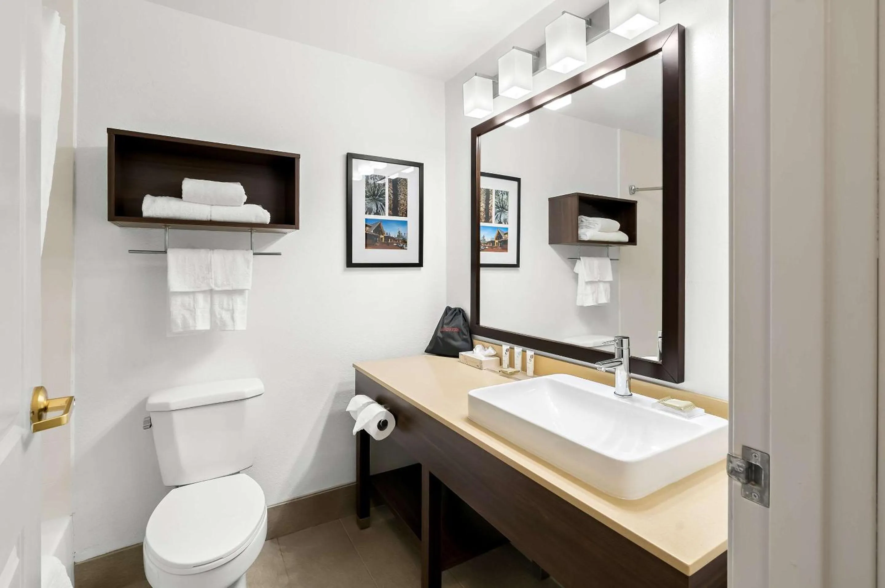 Bedroom in Country Inn & Suites by Radisson, Columbia Airport, SC