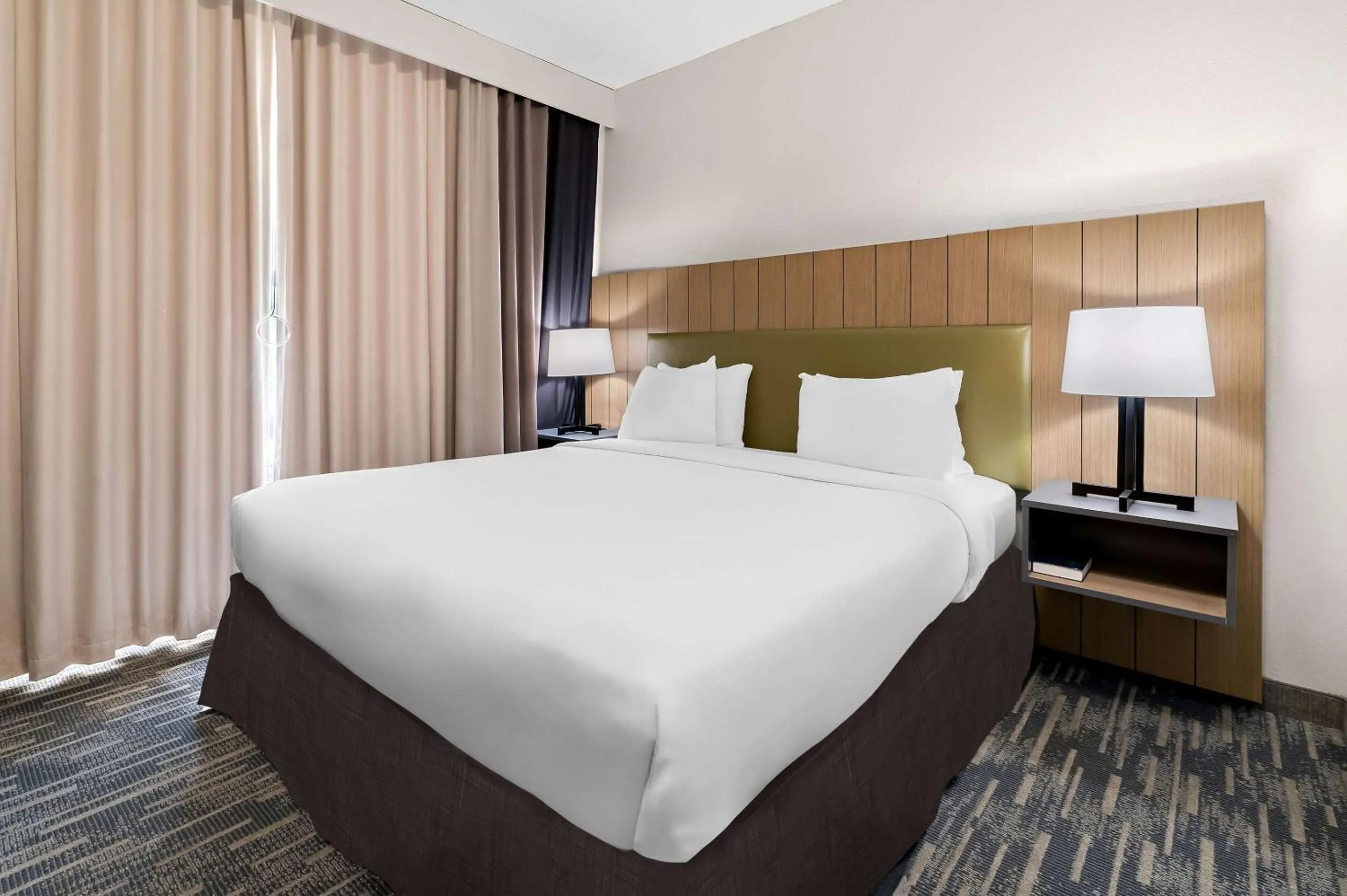 Bedroom, Bed in Country Inn & Suites by Radisson, Columbia Airport, SC