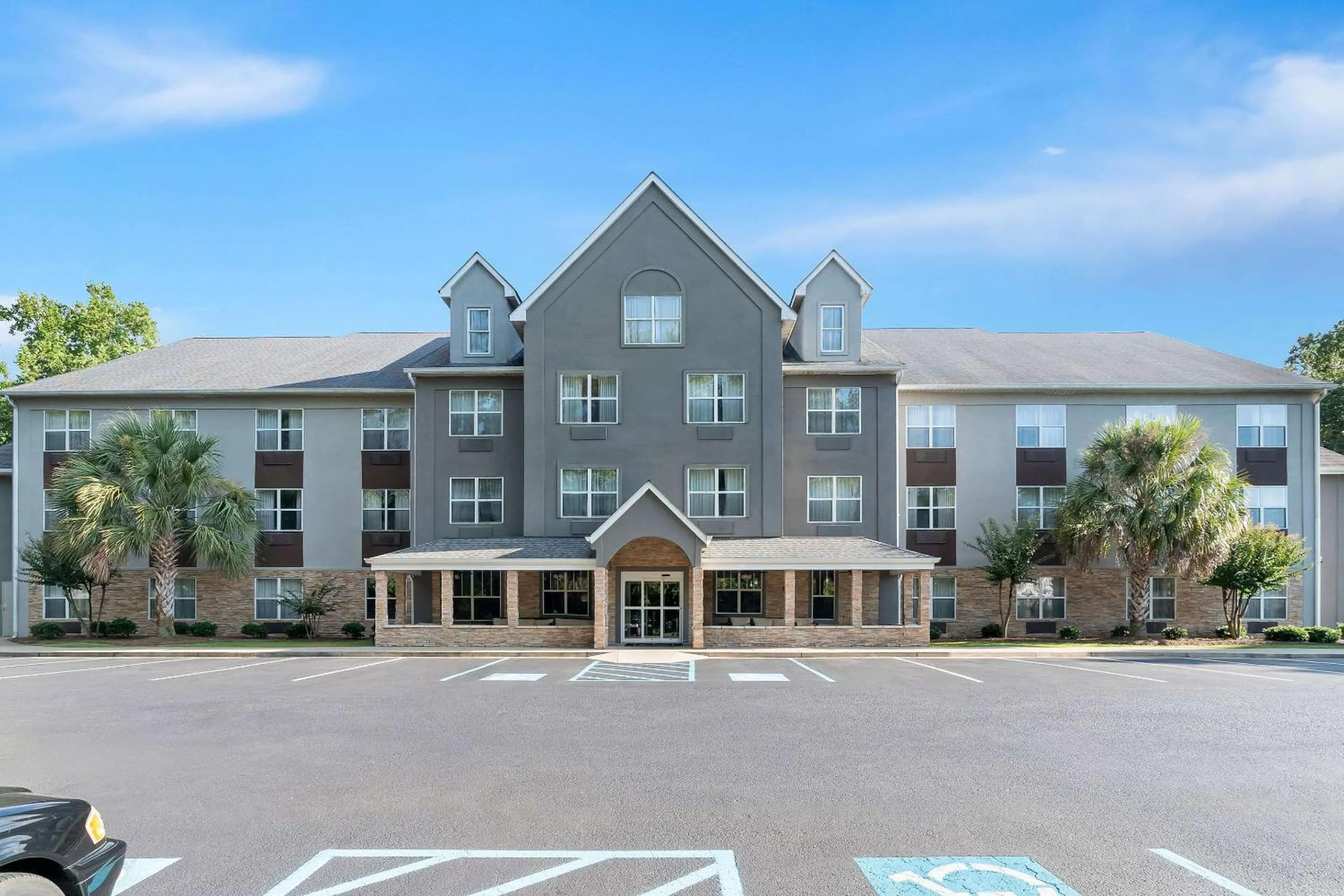 Property building in Country Inn & Suites by Radisson, Columbia Airport, SC
