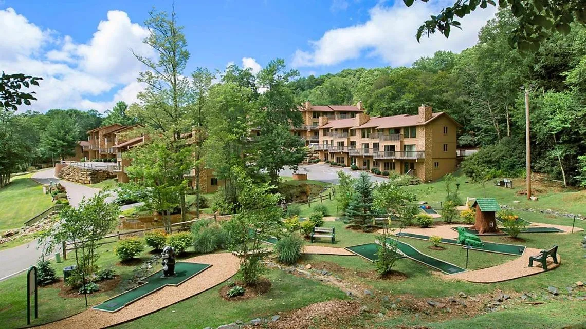 Minigolf in Bluegreen Vacations Blue Ridge Village, an Ascend Collection Resort
