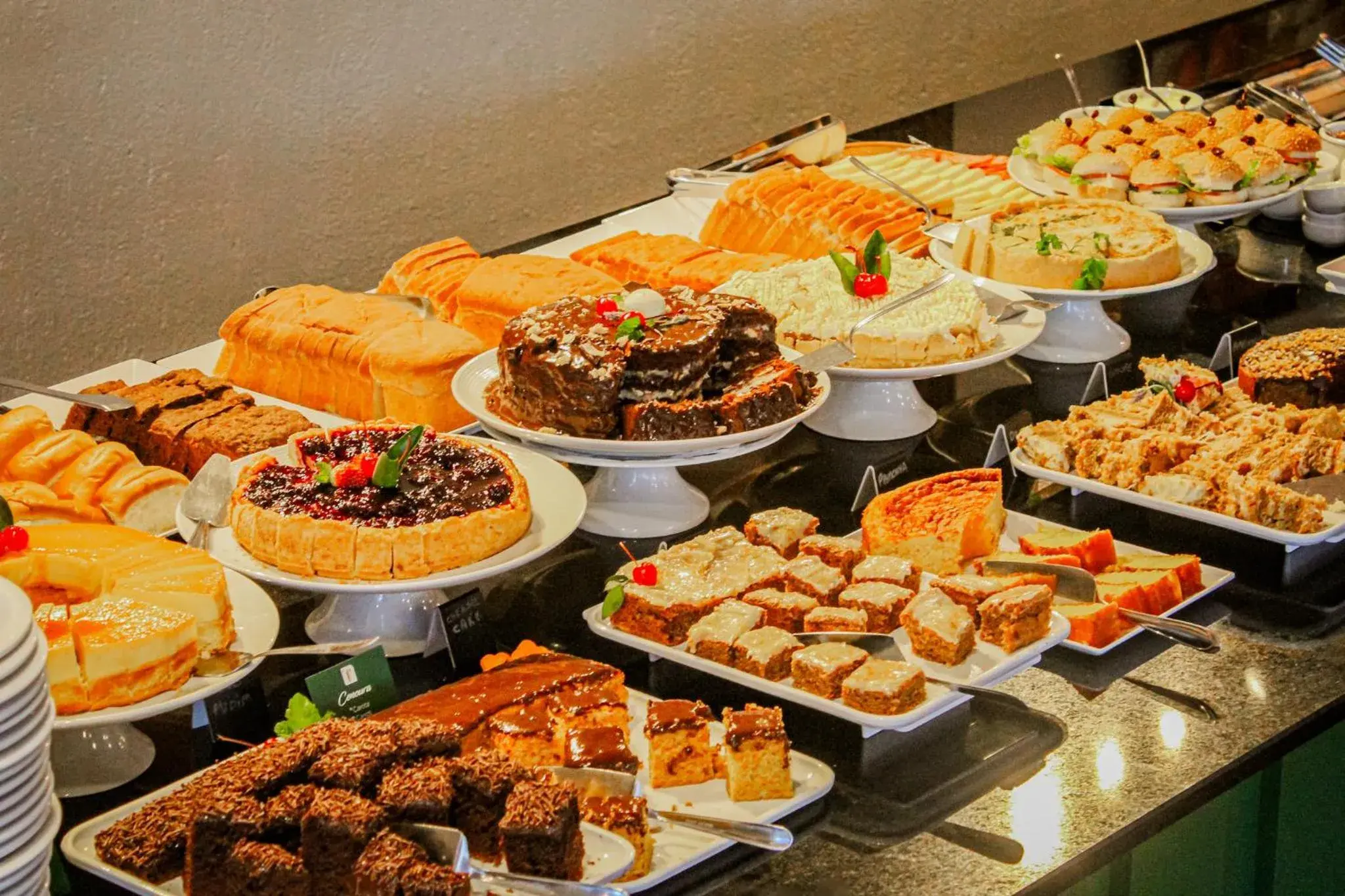 Buffet breakfast in Hotel Fioreze Origem Buffet breakfast in Hotel Fioreze Origem