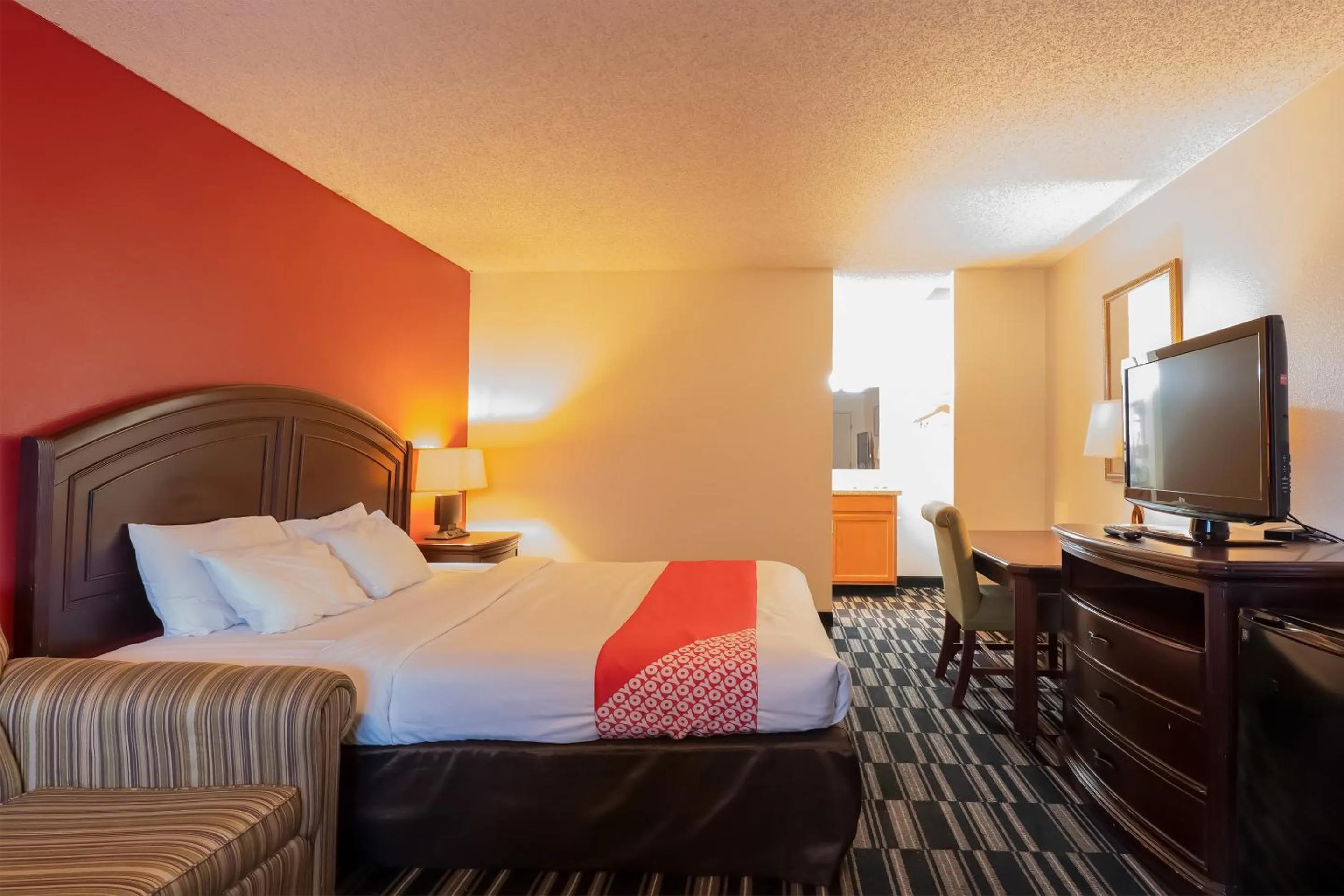 Bedroom, Bed in OYO Hotel Chehalis I-5 South