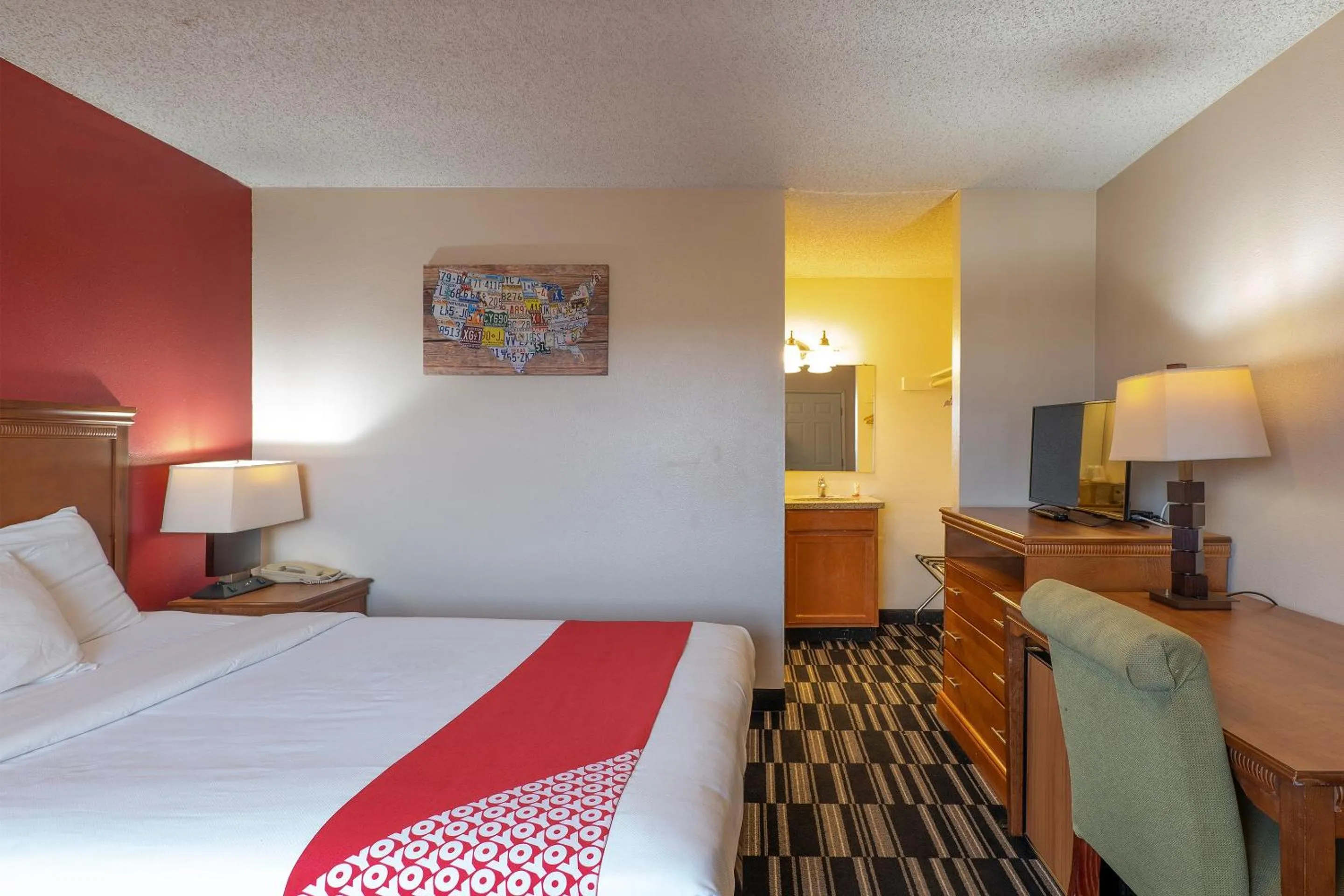 Bedroom, Bed in OYO Hotel Chehalis I-5 South