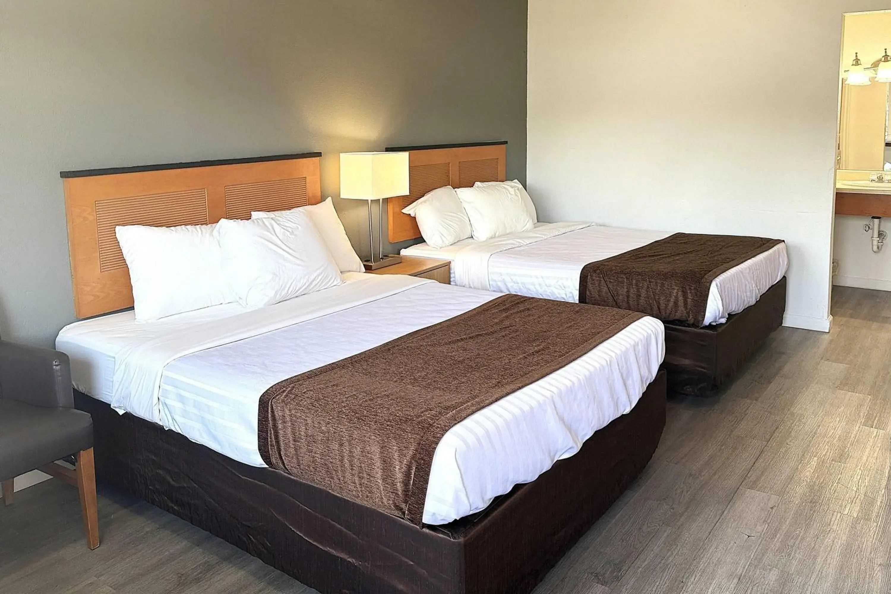 Photo of the whole room, Bed in Travelodge by Wyndham Chehalis Photo of the whole room, Bed in Travelodge by Wyndham Chehalis