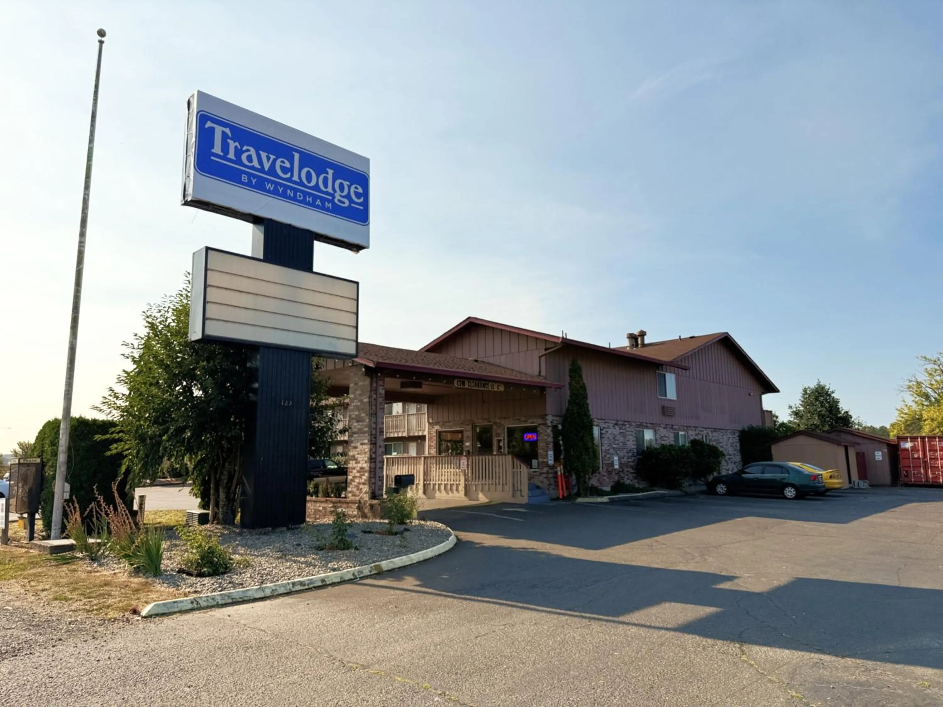 Property logo or sign in Travelodge by Wyndham Chehalis