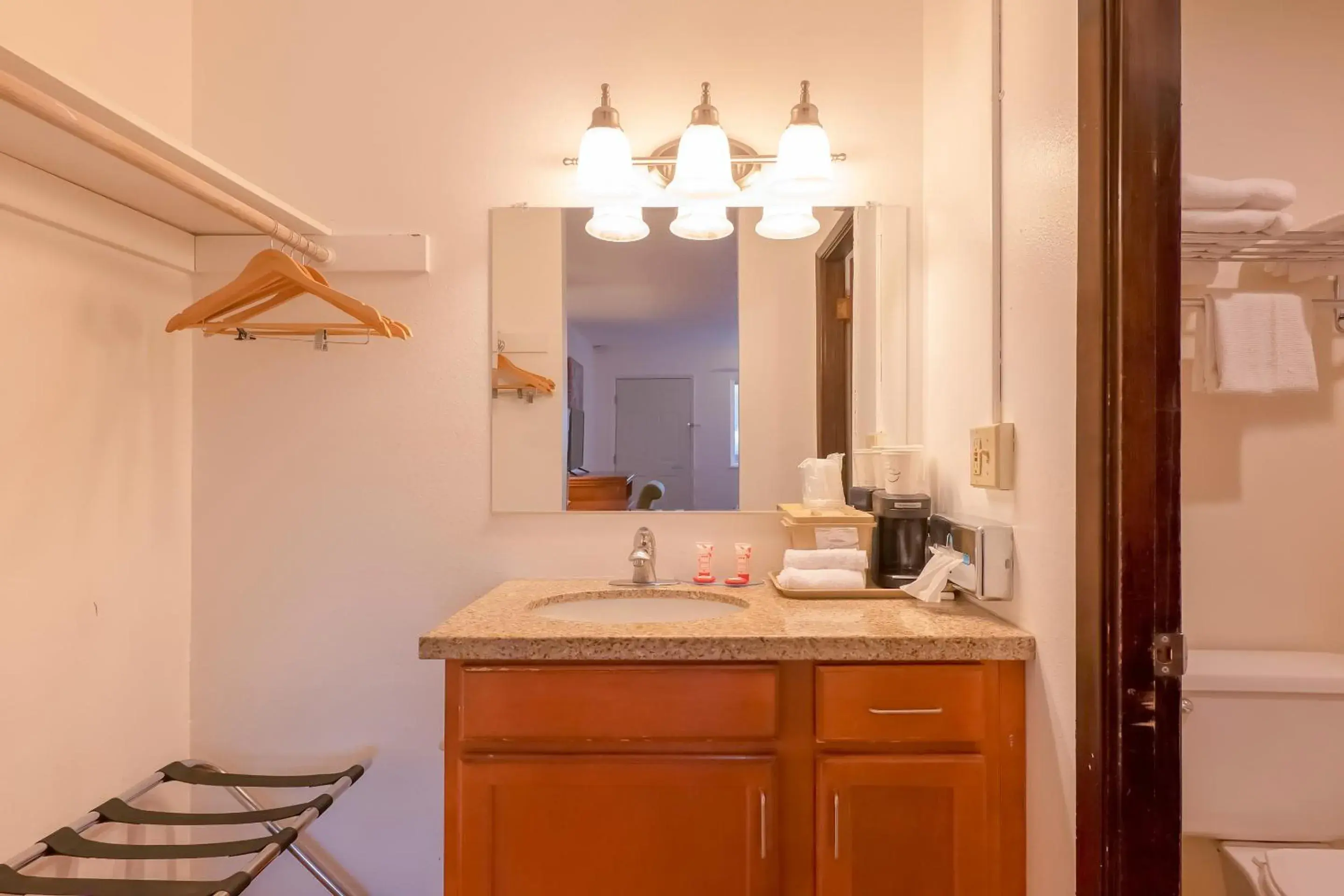 Bathroom in OYO Hotel Chehalis I-5 South Bathroom in OYO Hotel Chehalis I-5 South
