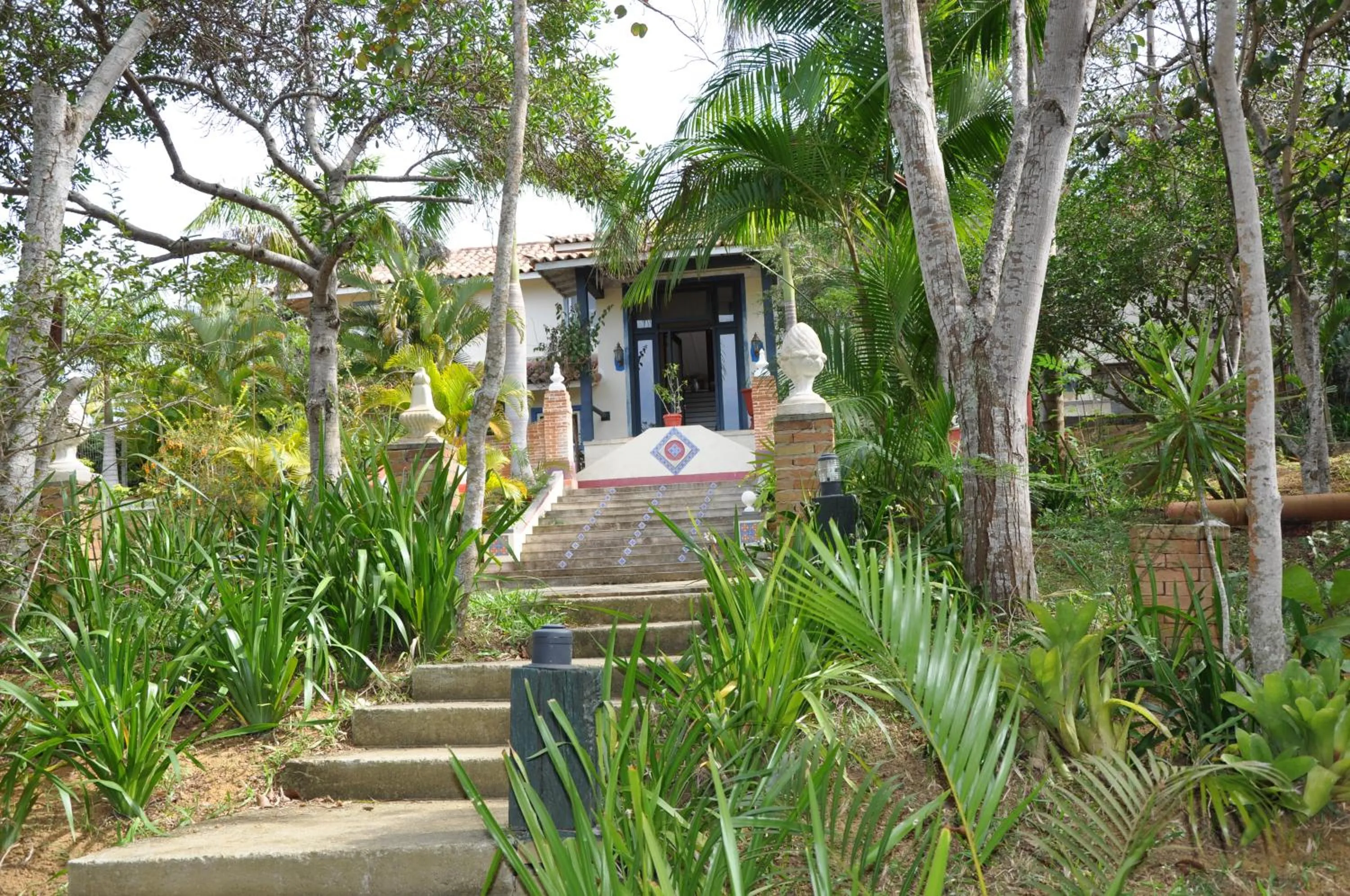 Facade/entrance in Ferradura Parque Pousada