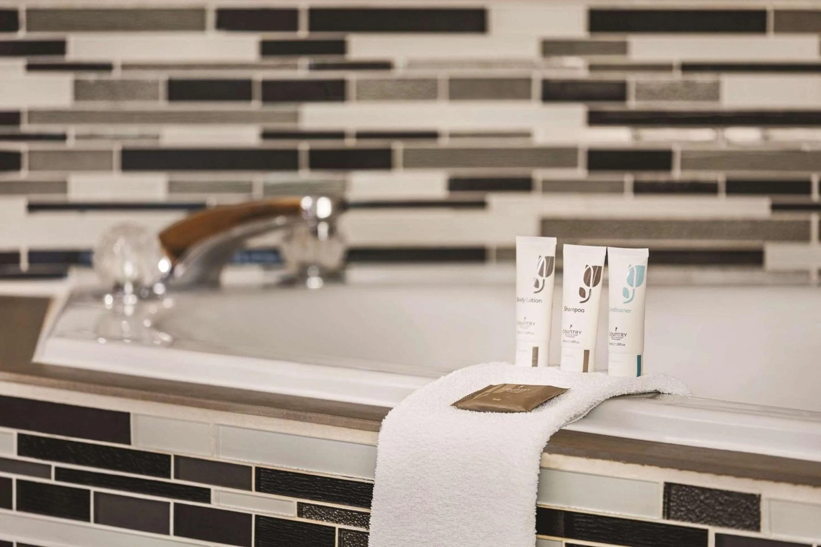 Bedroom in Country Inn & Suites by Radisson, Georgetown, KY