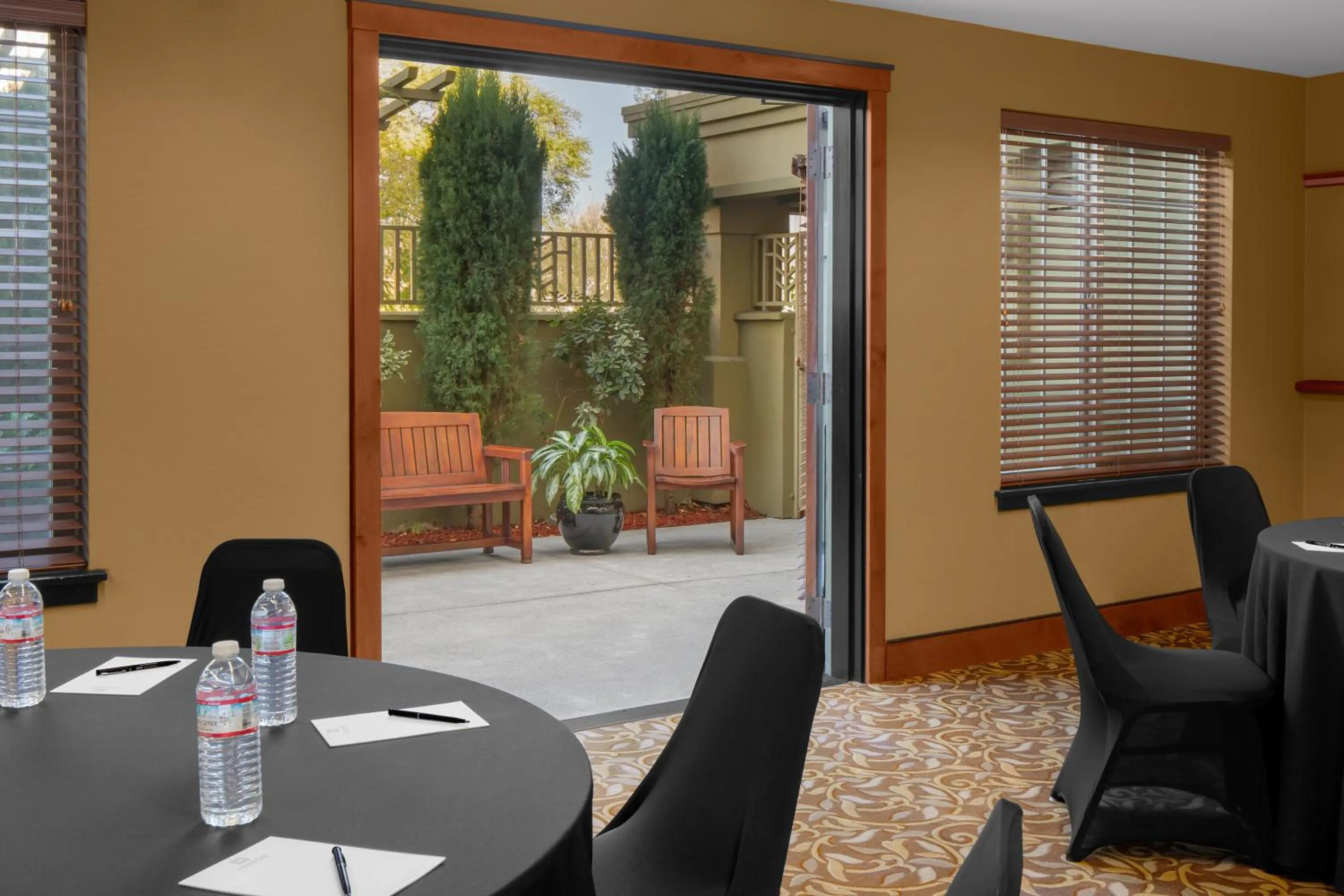 Meeting/conference room in Larkspur Landing Extended Stay Suites Roseville
