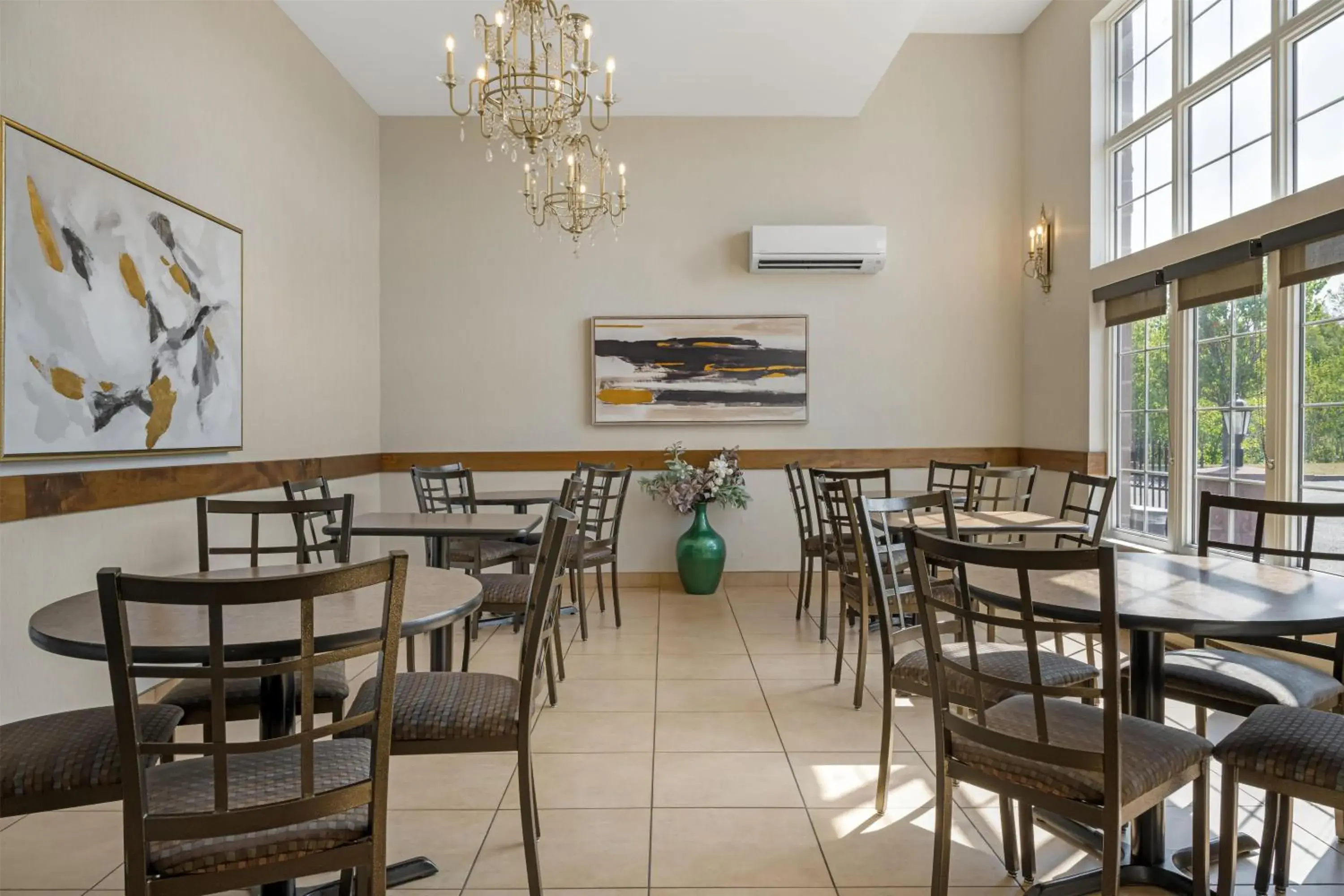 Breakfast in Best Western Plus Fredericton Hotel & Suites Breakfast in Best Western Plus Fredericton Hotel & Suites