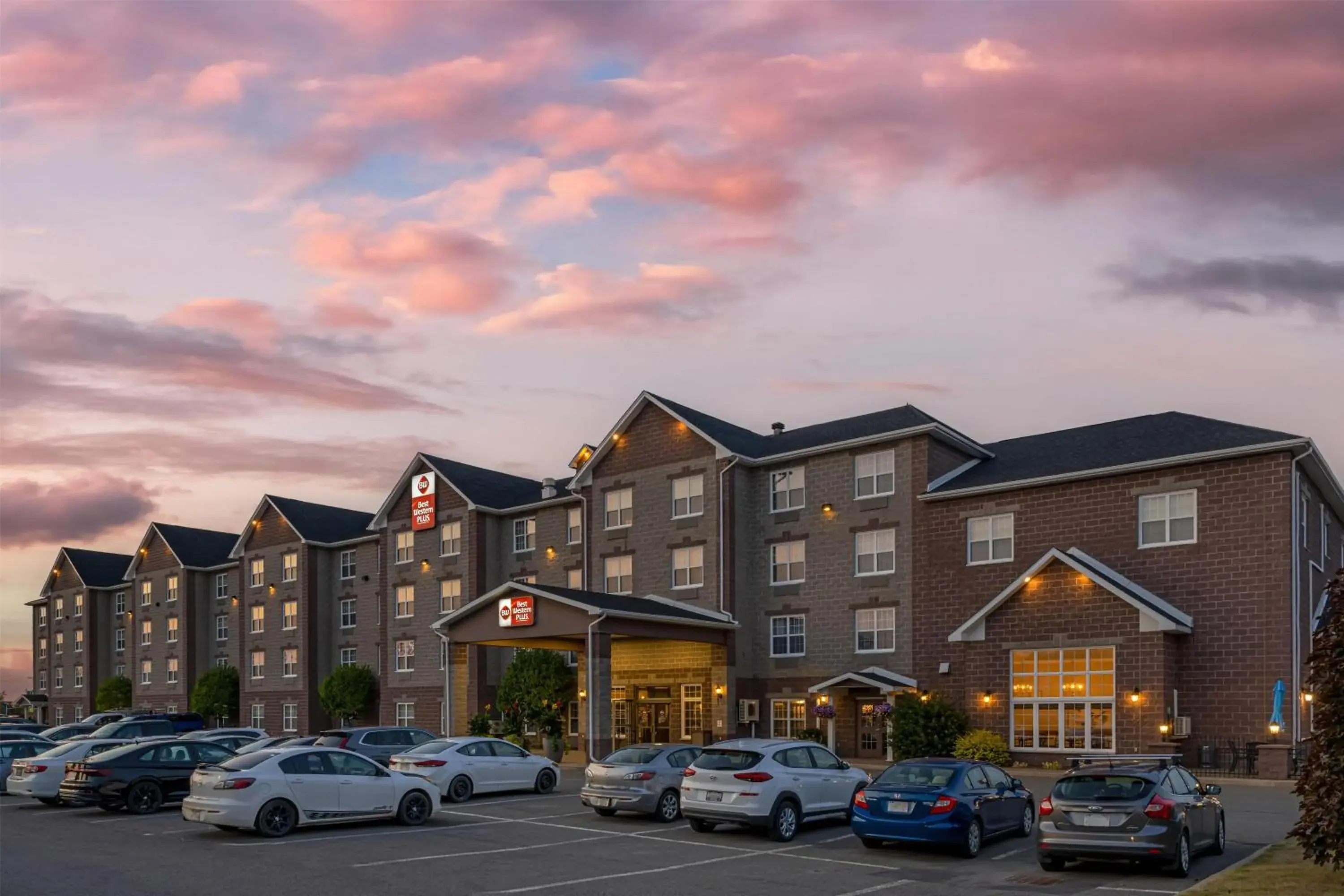 Property building in Best Western Plus Fredericton Hotel & Suites Property building in Best Western Plus Fredericton Hotel & Suites