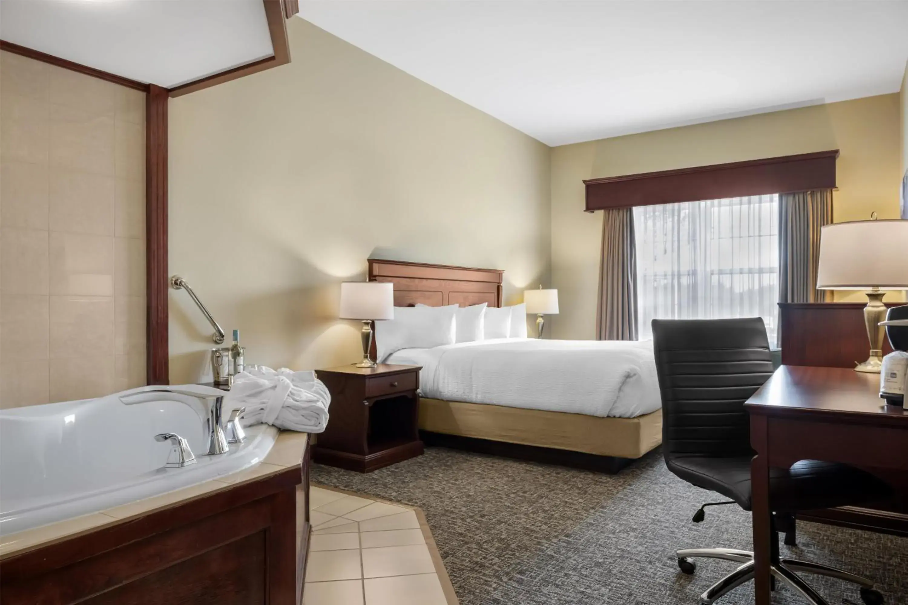 Bedroom, Bed in Best Western Plus Fredericton Hotel & Suites Bedroom, Bed in Best Western Plus Fredericton Hotel & Suites