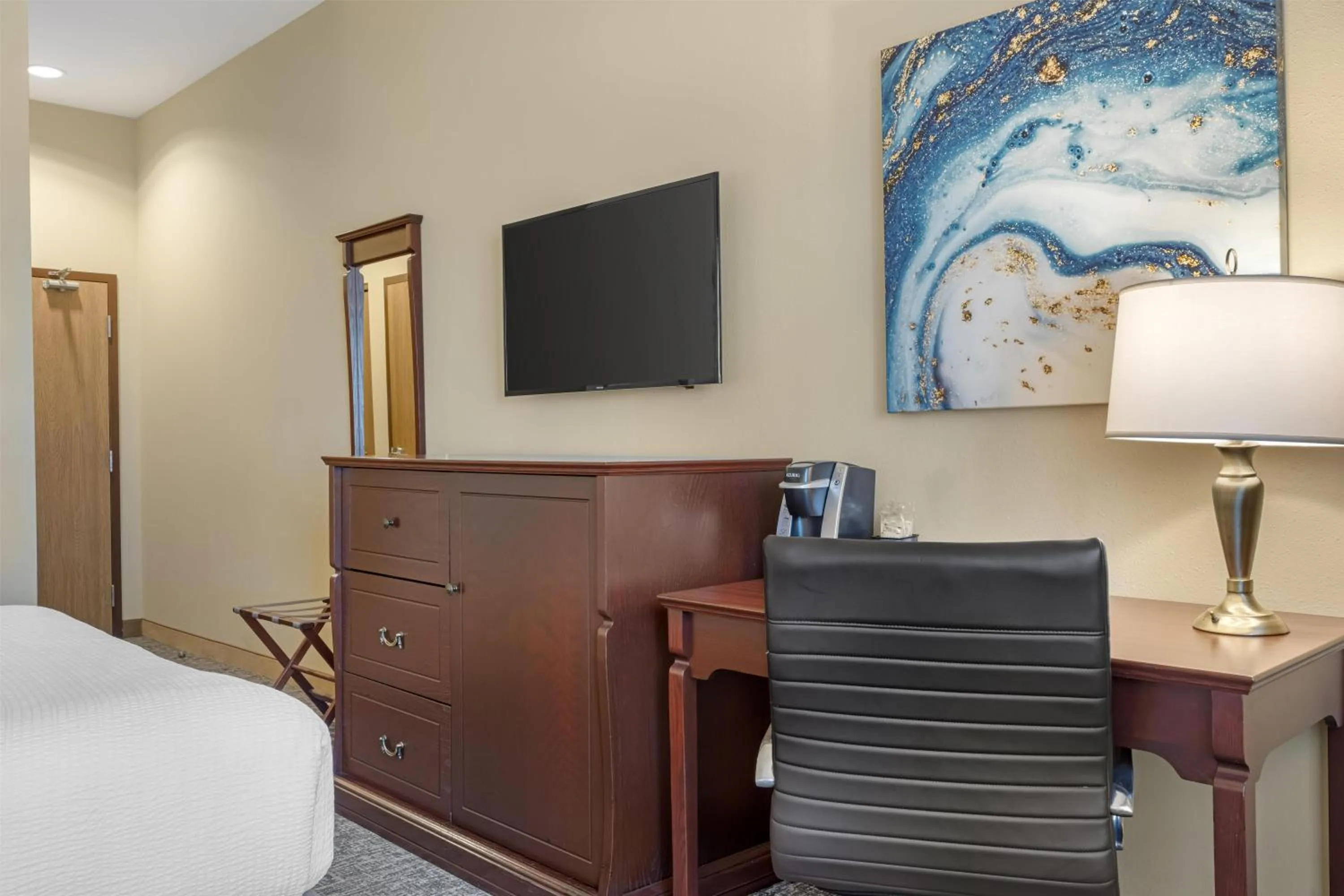 Bedroom, Bed in Best Western Plus Fredericton Hotel & Suites
