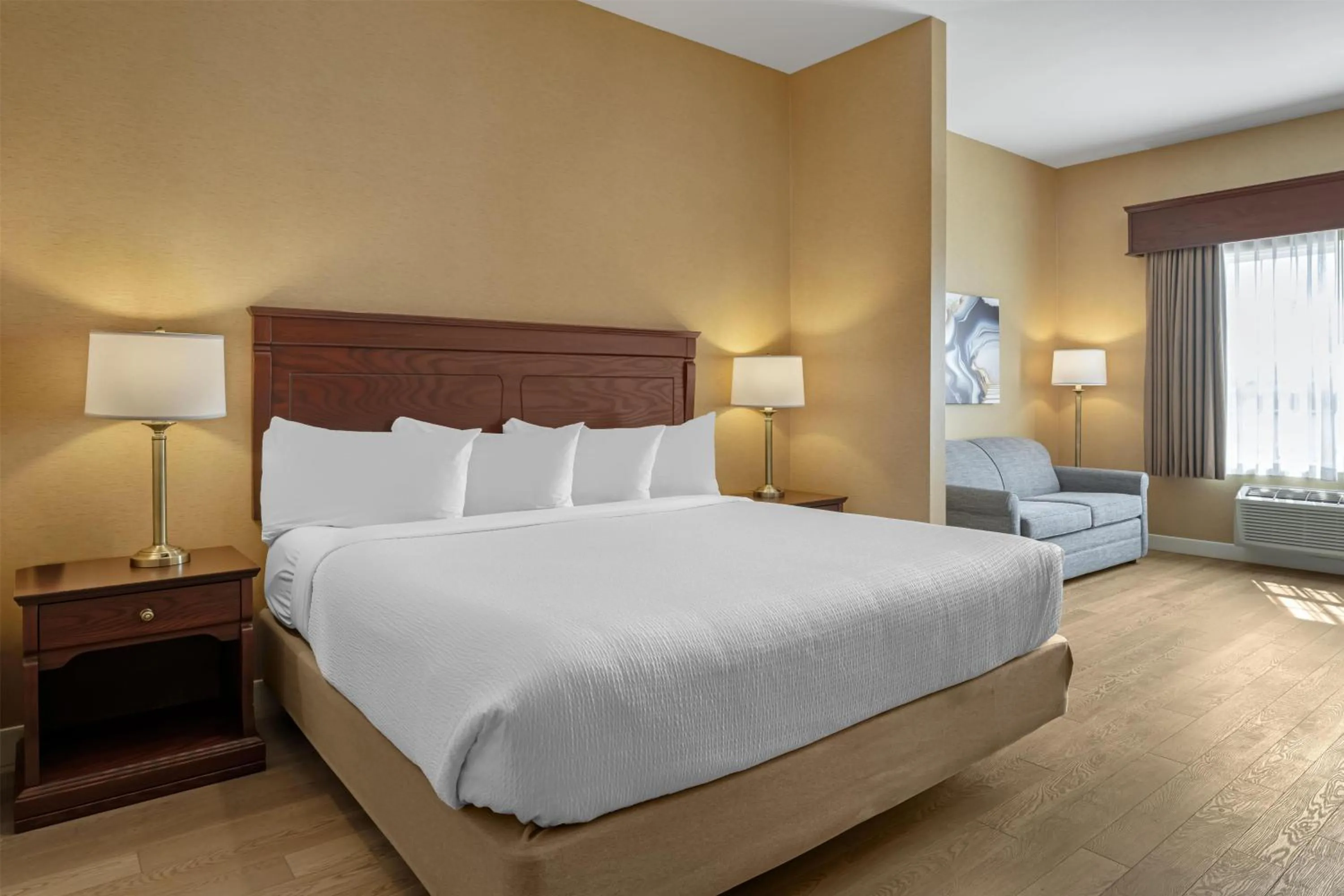 Bedroom, Bed in Best Western Plus Fredericton Hotel & Suites