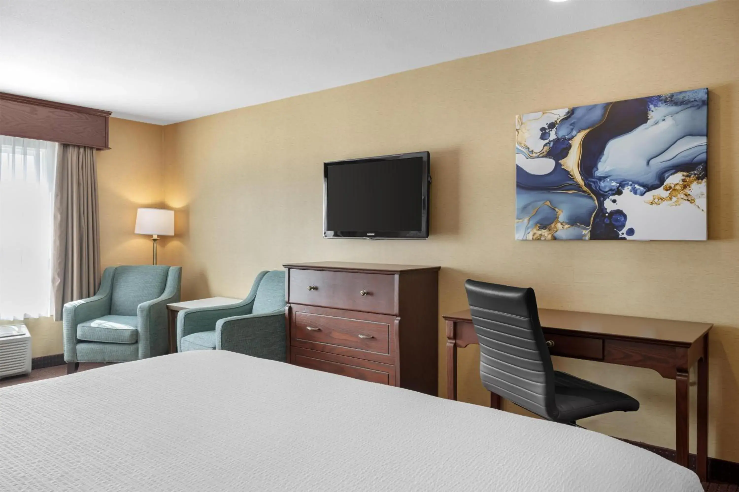 King Suite with Sofa Bed, Kitchenette, Sitting Area and Rain Shower - Non-Smoking in Best Western Plus Fredericton Hotel & Suites King Suite with Sofa Bed, Kitchenette, Sitting Area and Rain Shower - Non-Smoking in Best Western Plus Fredericton Hotel & Suites