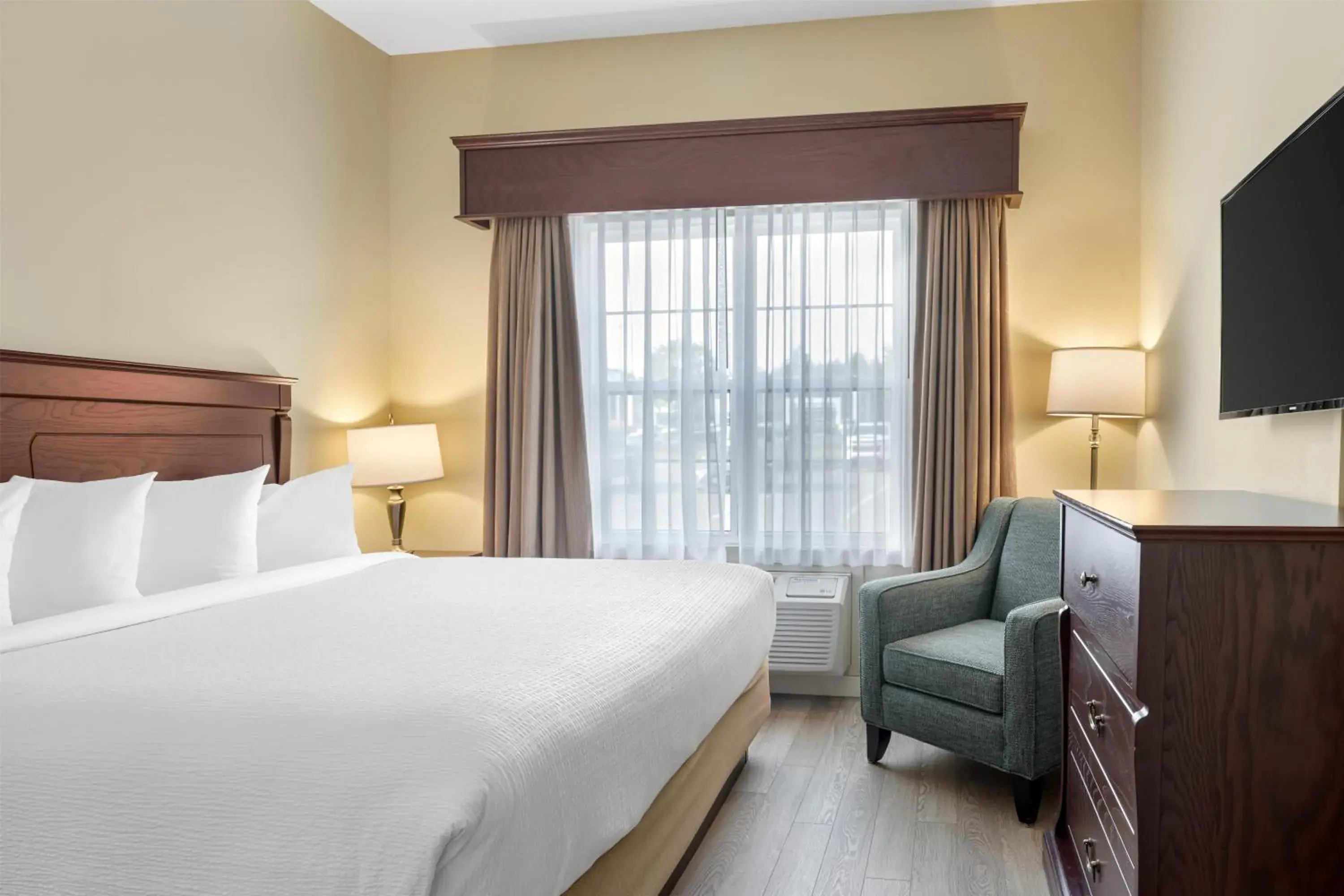 Bedroom, Bed in Best Western Plus Fredericton Hotel & Suites Bedroom, Bed in Best Western Plus Fredericton Hotel & Suites