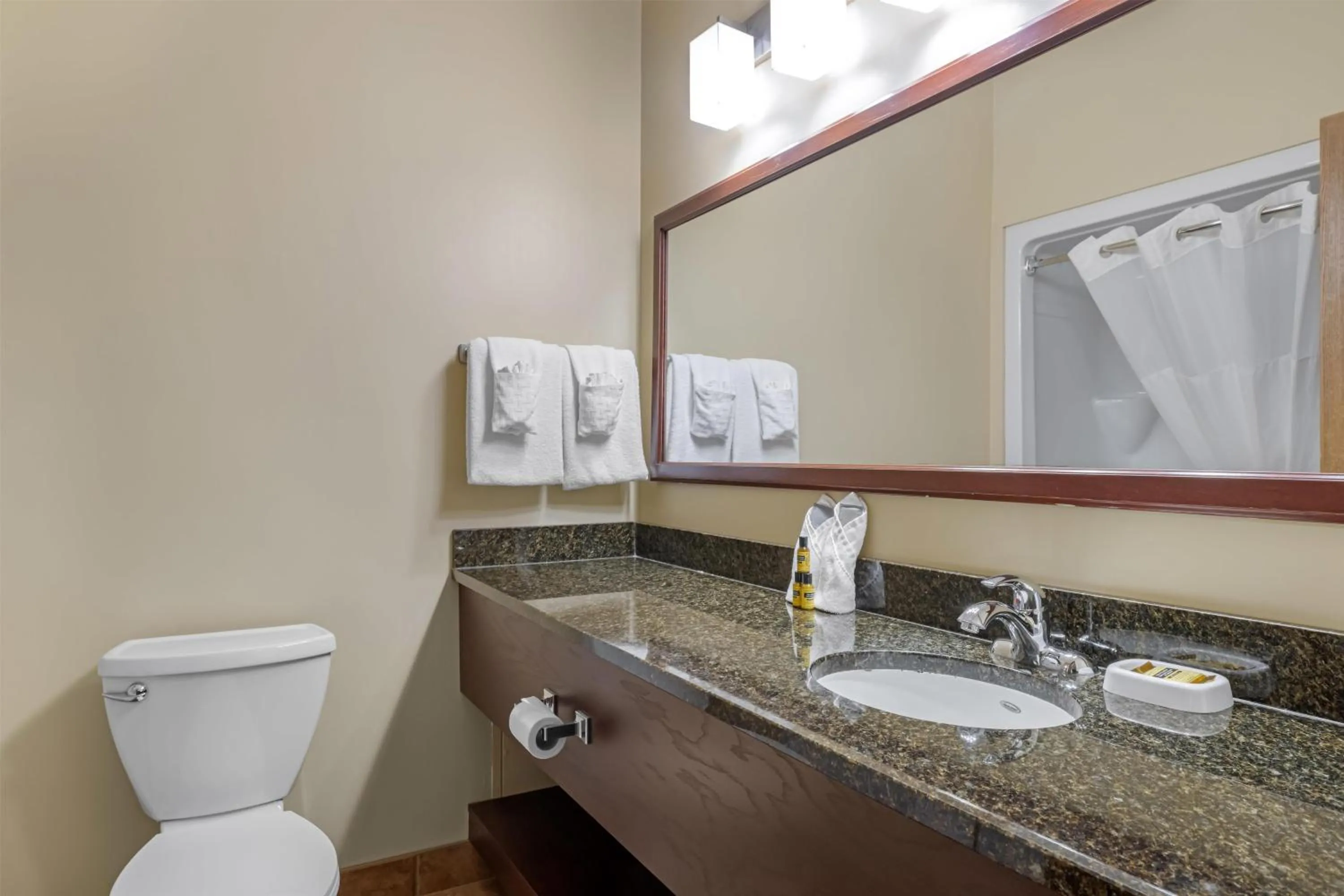 Bedroom in Best Western Plus Fredericton Hotel & Suites