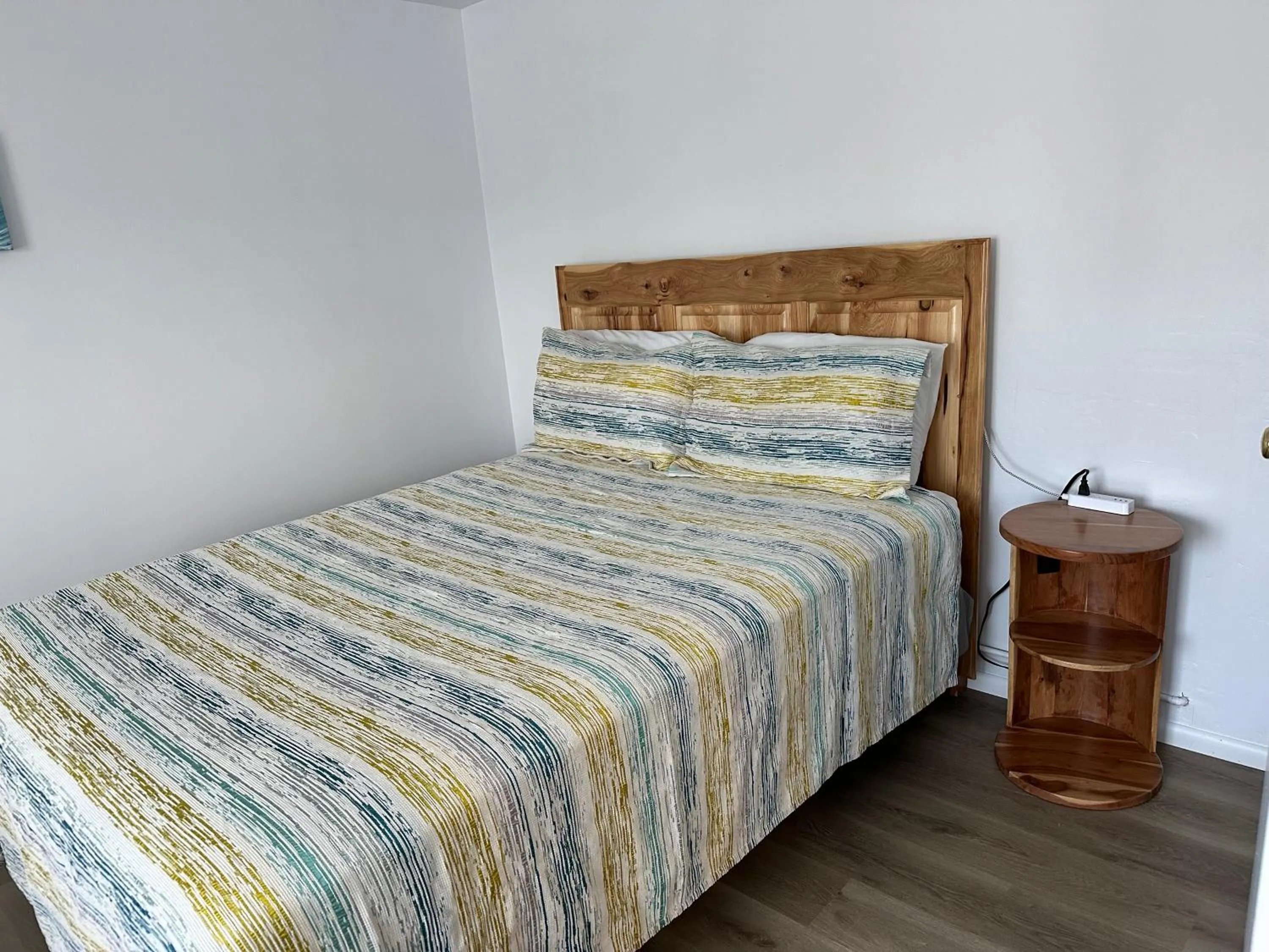 Bed in Lamplighter Lodge