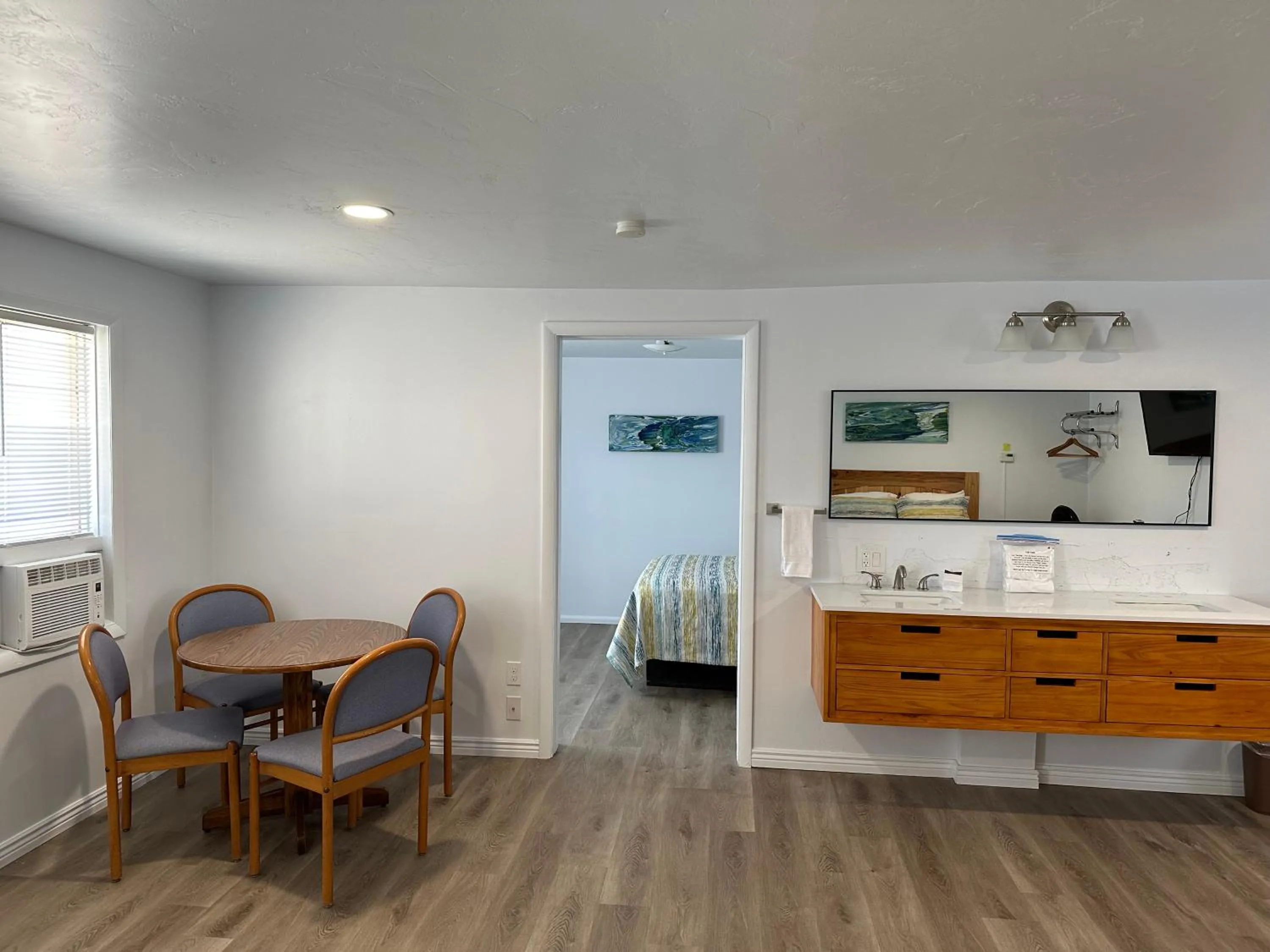 Dining area in Lamplighter Lodge