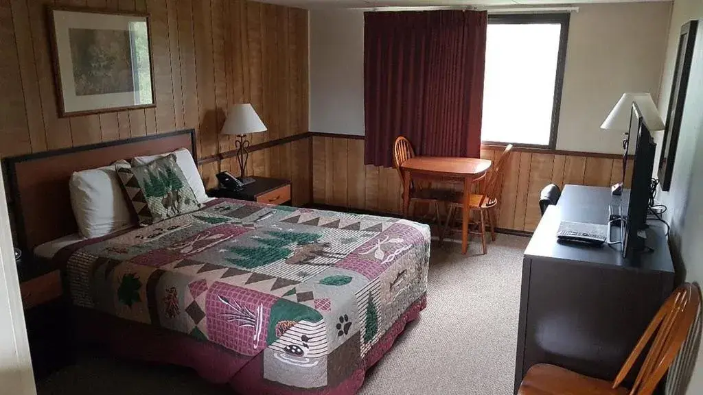 King Room in Denali Park Hotel King Room in Denali Park Hotel