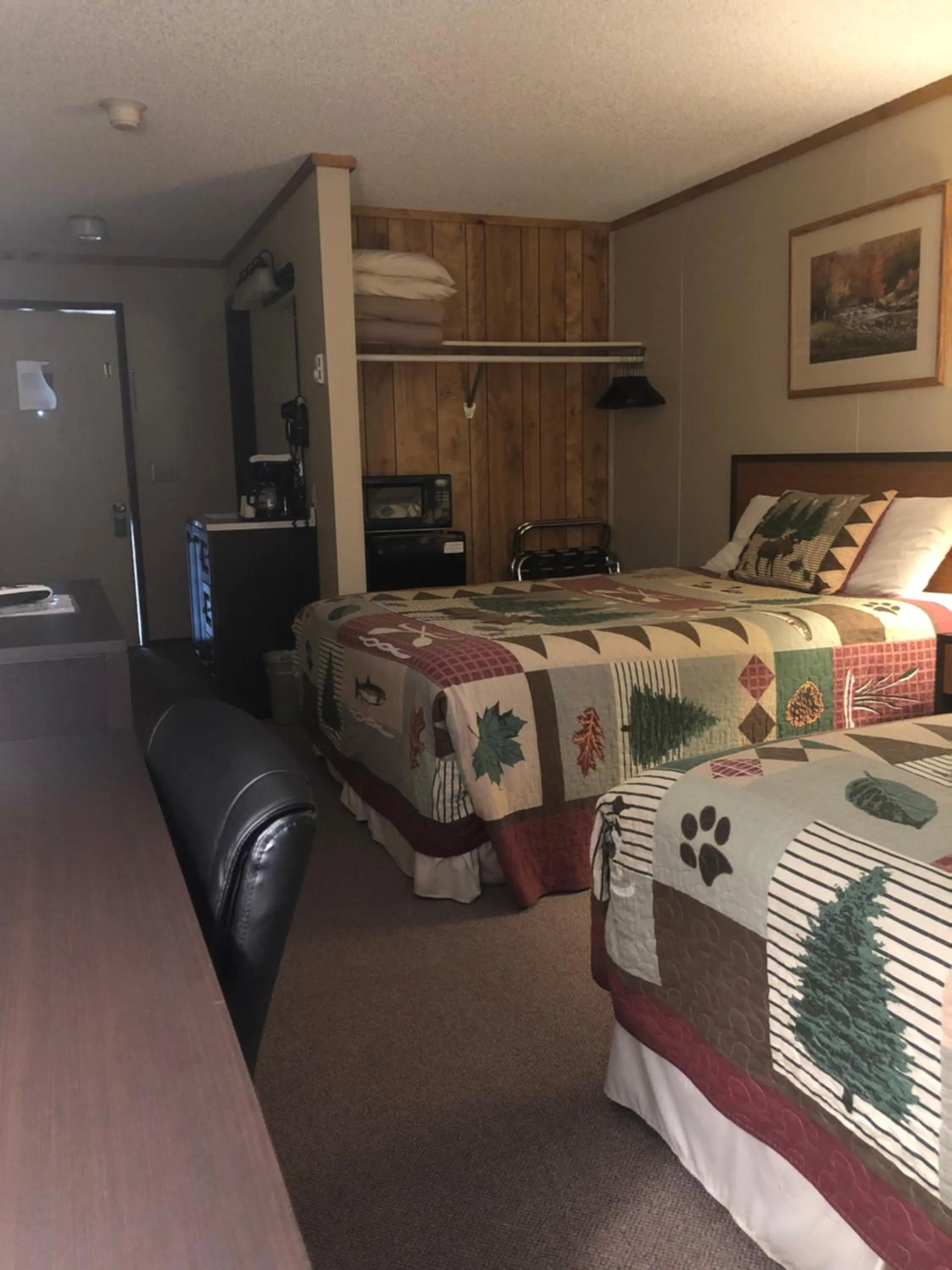 Photo of the whole room, Bed in Denali Park Hotel