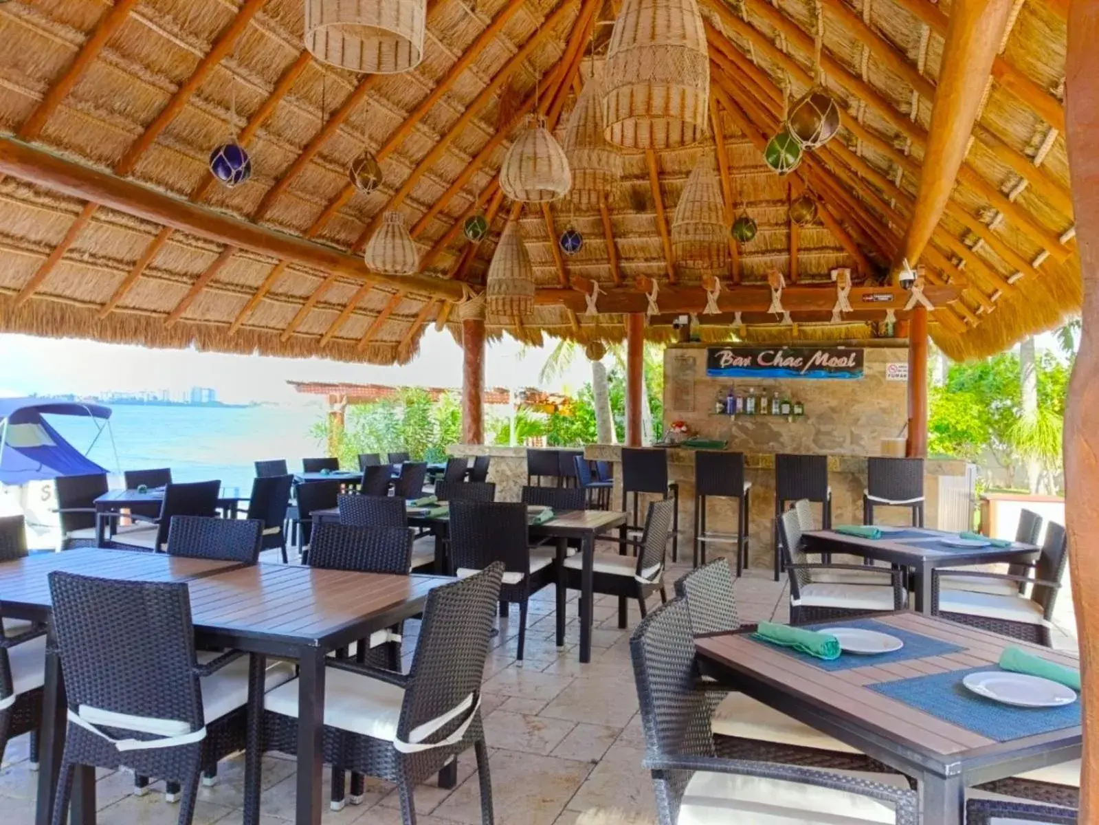 Lounge or bar in Sina Suites Cancun - Adults Only Lounge or bar in Sina Suites Cancun - Adults Only