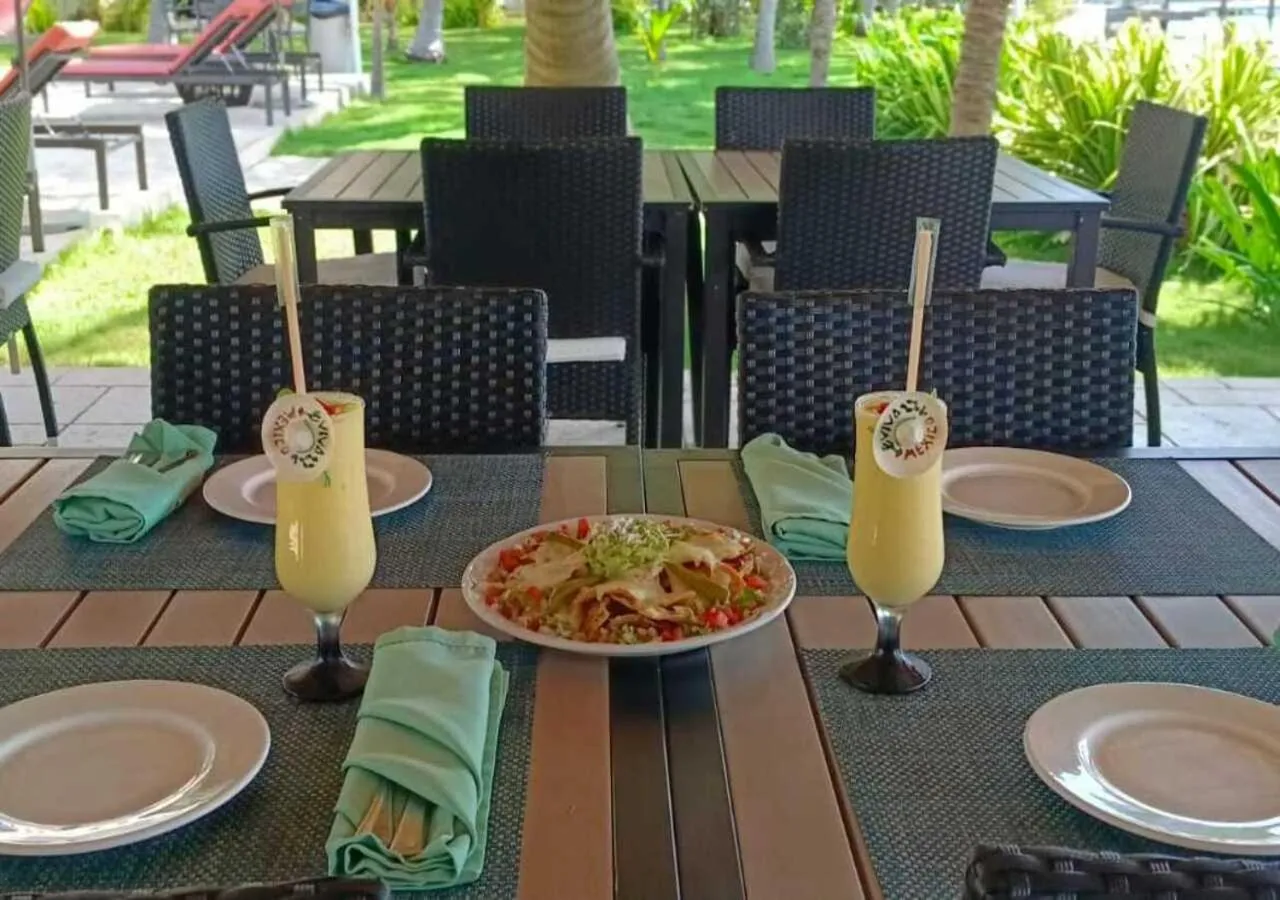 Restaurant/places to eat in Sina Suites Cancun - Adults Only