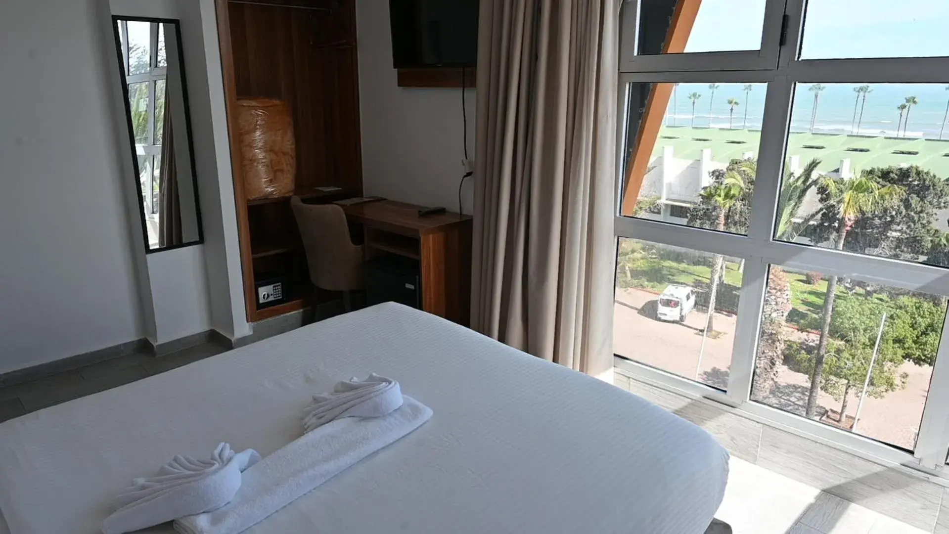 Double Room with Sea View in Hotel Centre Ville Double Room with Sea View in Hotel Centre Ville