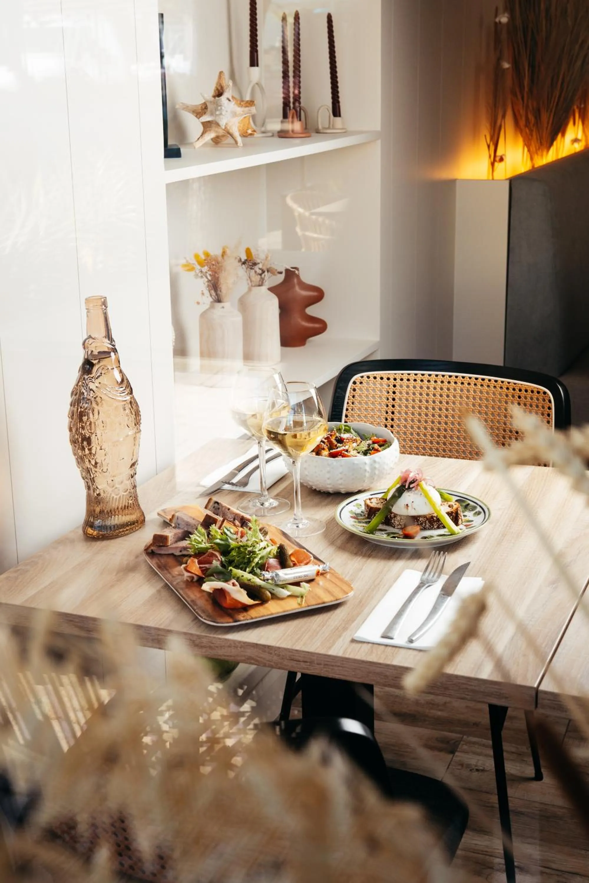 Restaurant/places to eat in Hôtel OYAT Ile de Ré - ex Escale