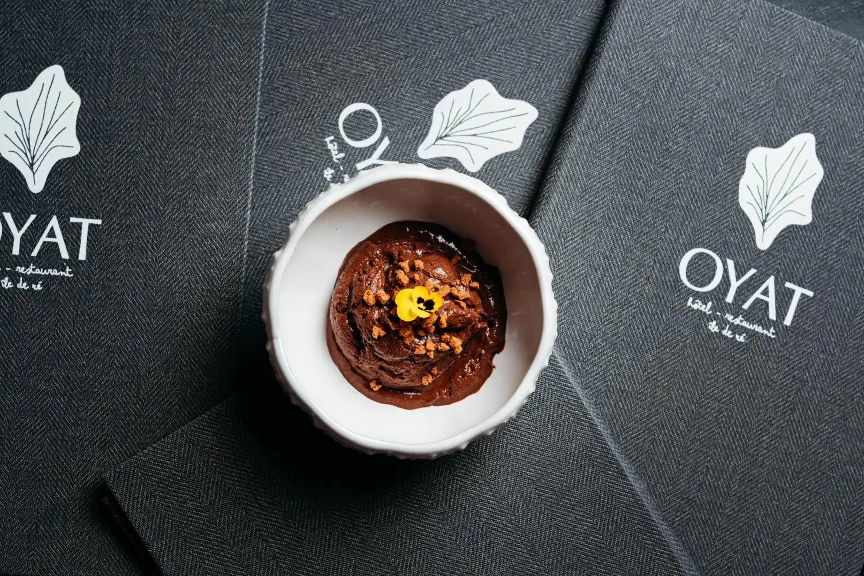 Restaurant/places to eat in Hôtel OYAT Ile de Ré - ex Escale