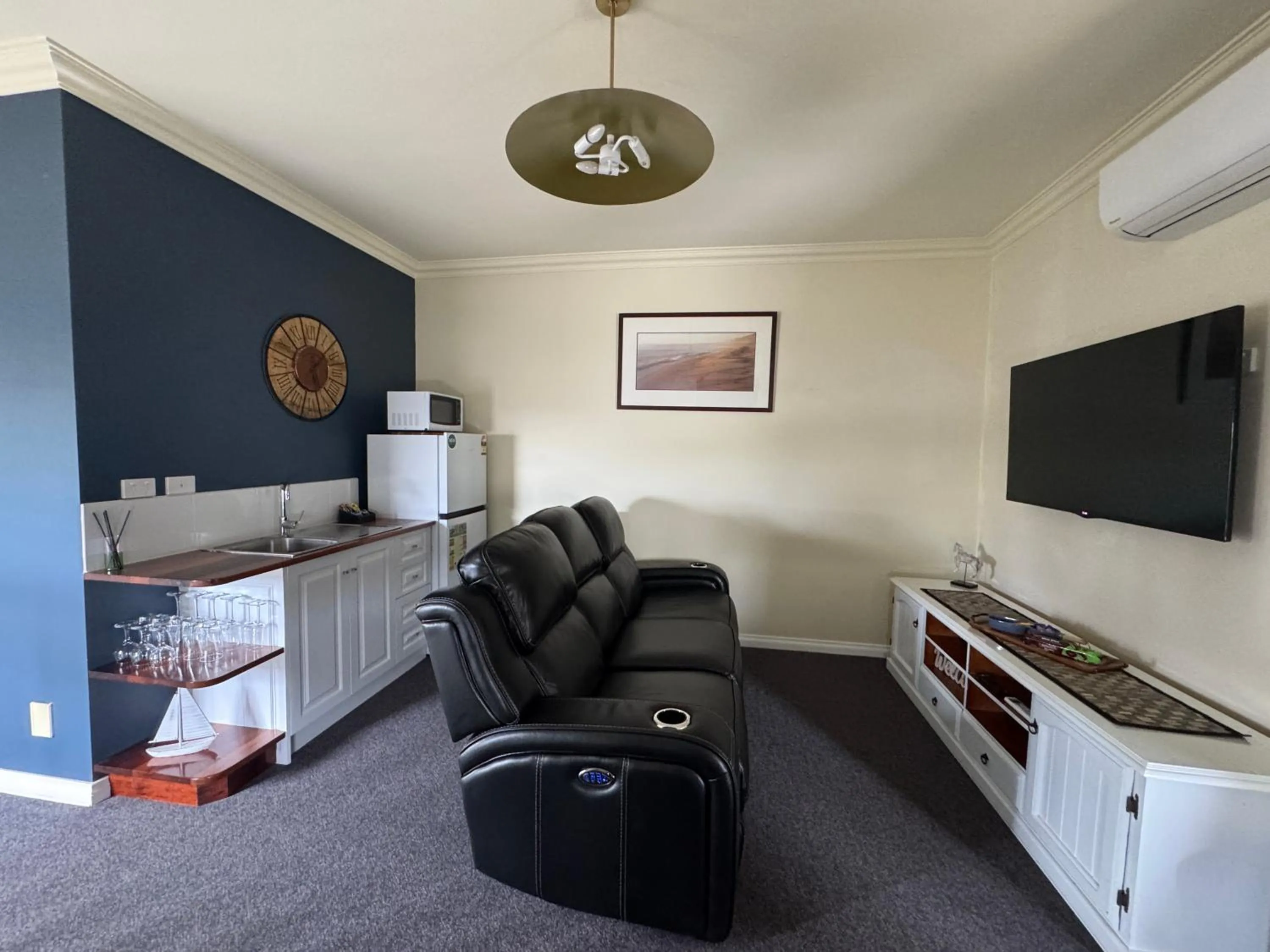 TV and multimedia in Banyan Place