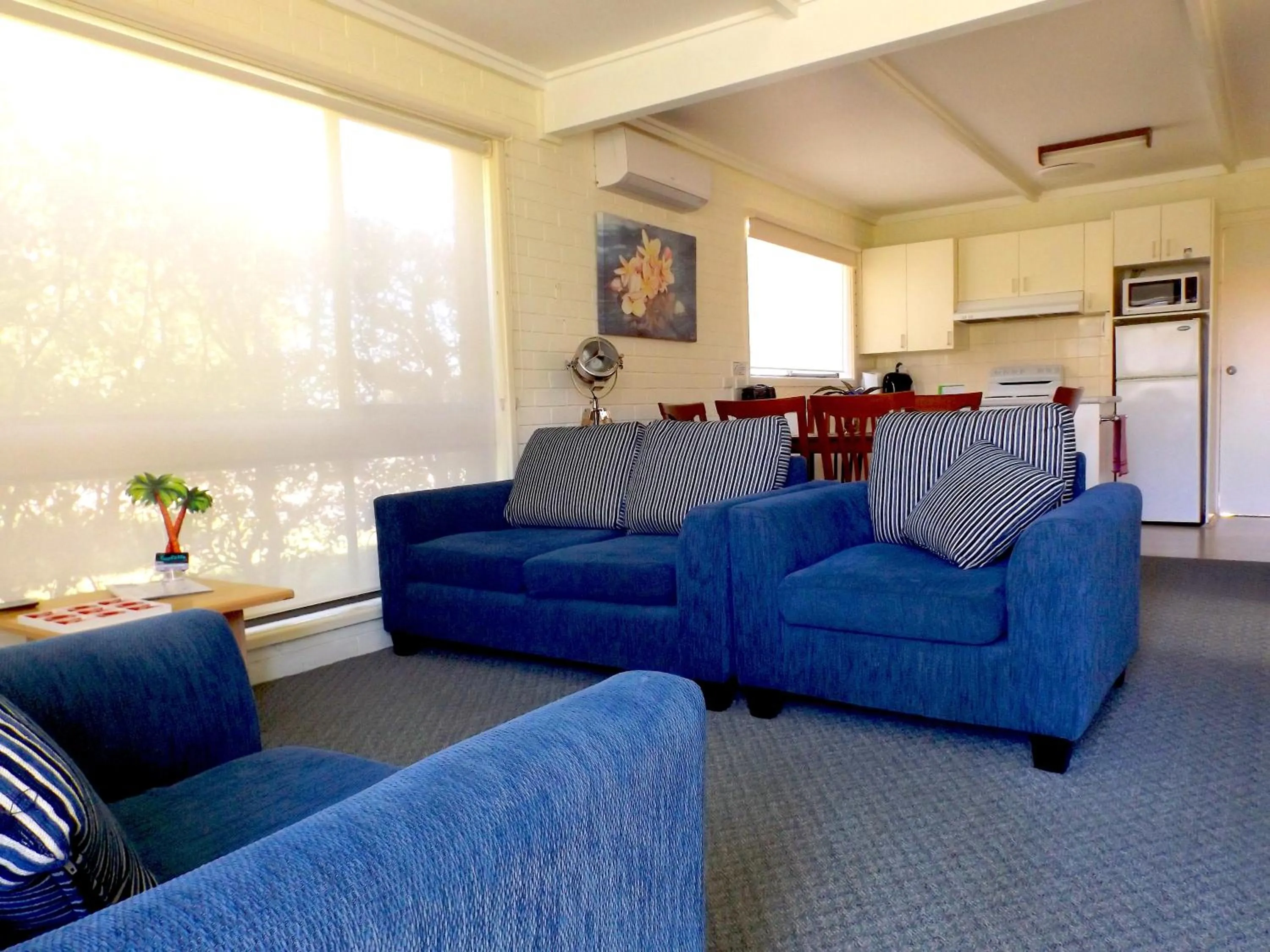 Kitchen or kitchenette in Surfside Merimbula Holiday Apartments