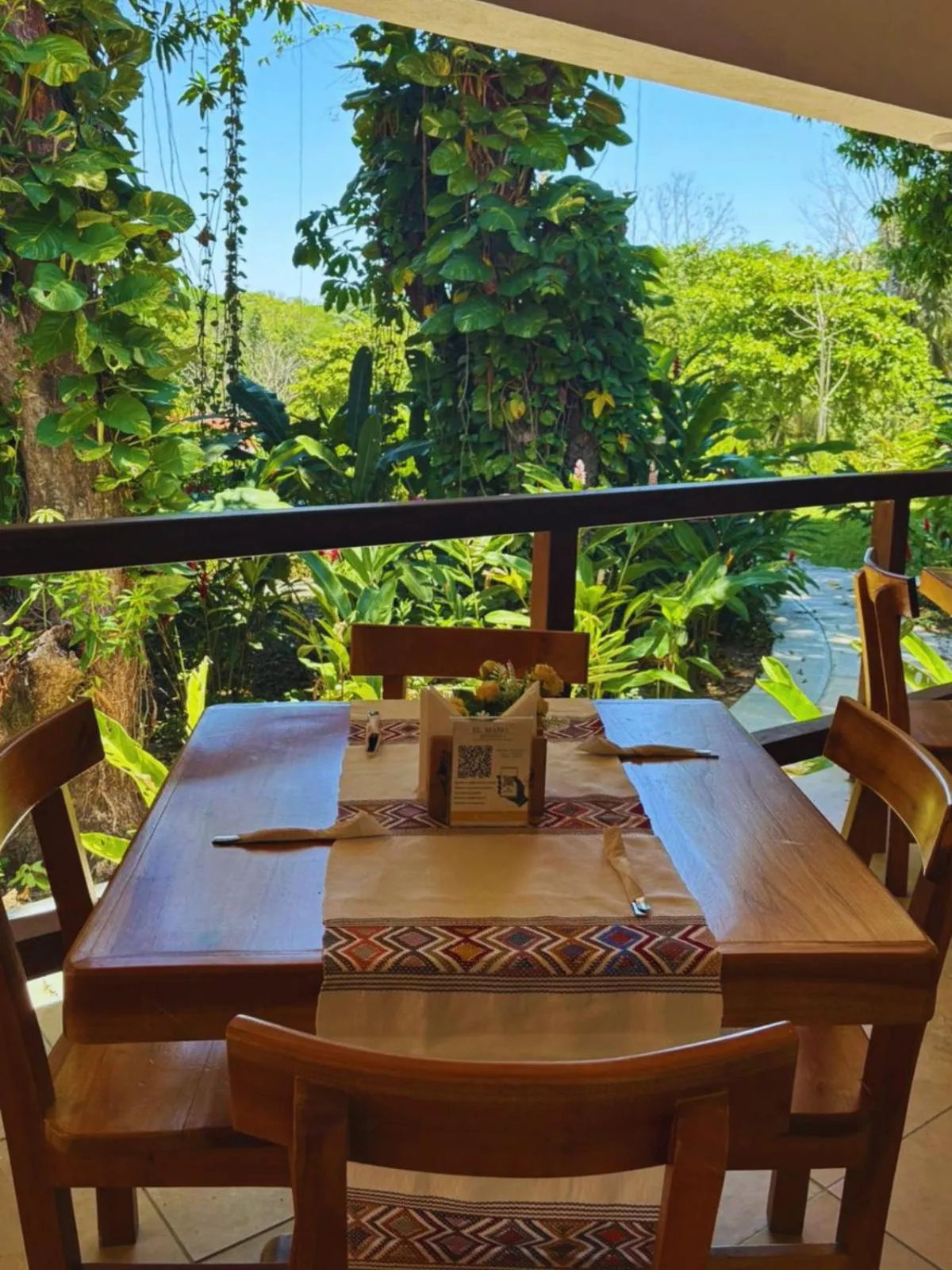 Restaurant/places to eat in Hotel La Aldea del Halach Huinic