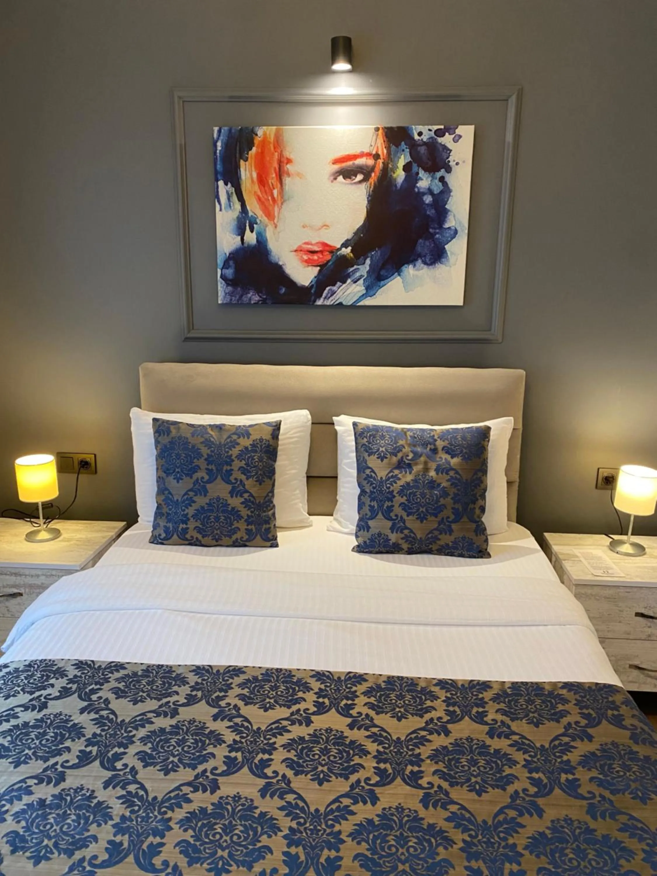 Bed in 12 rooms hotel