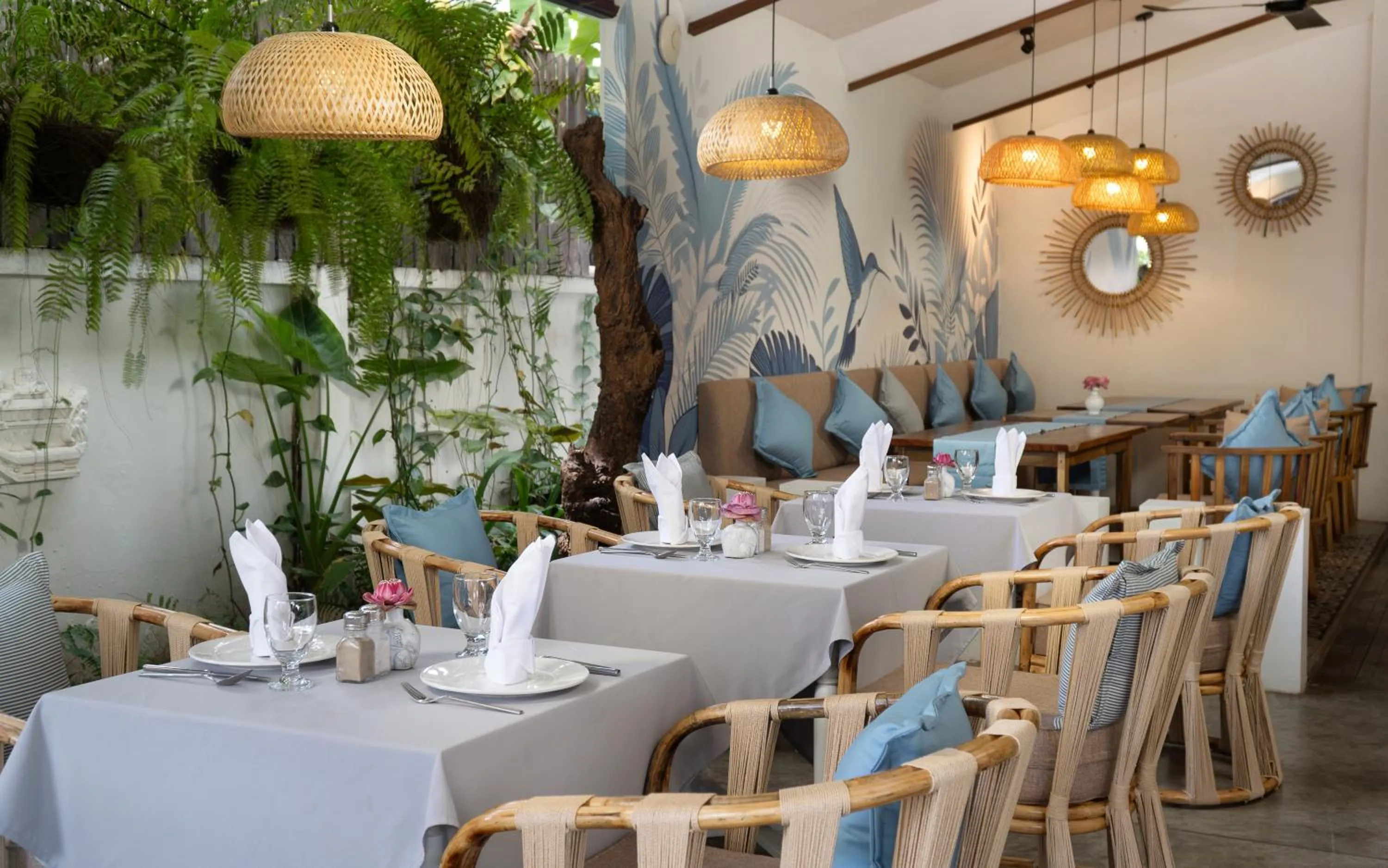 Restaurant/places to eat in The Urban